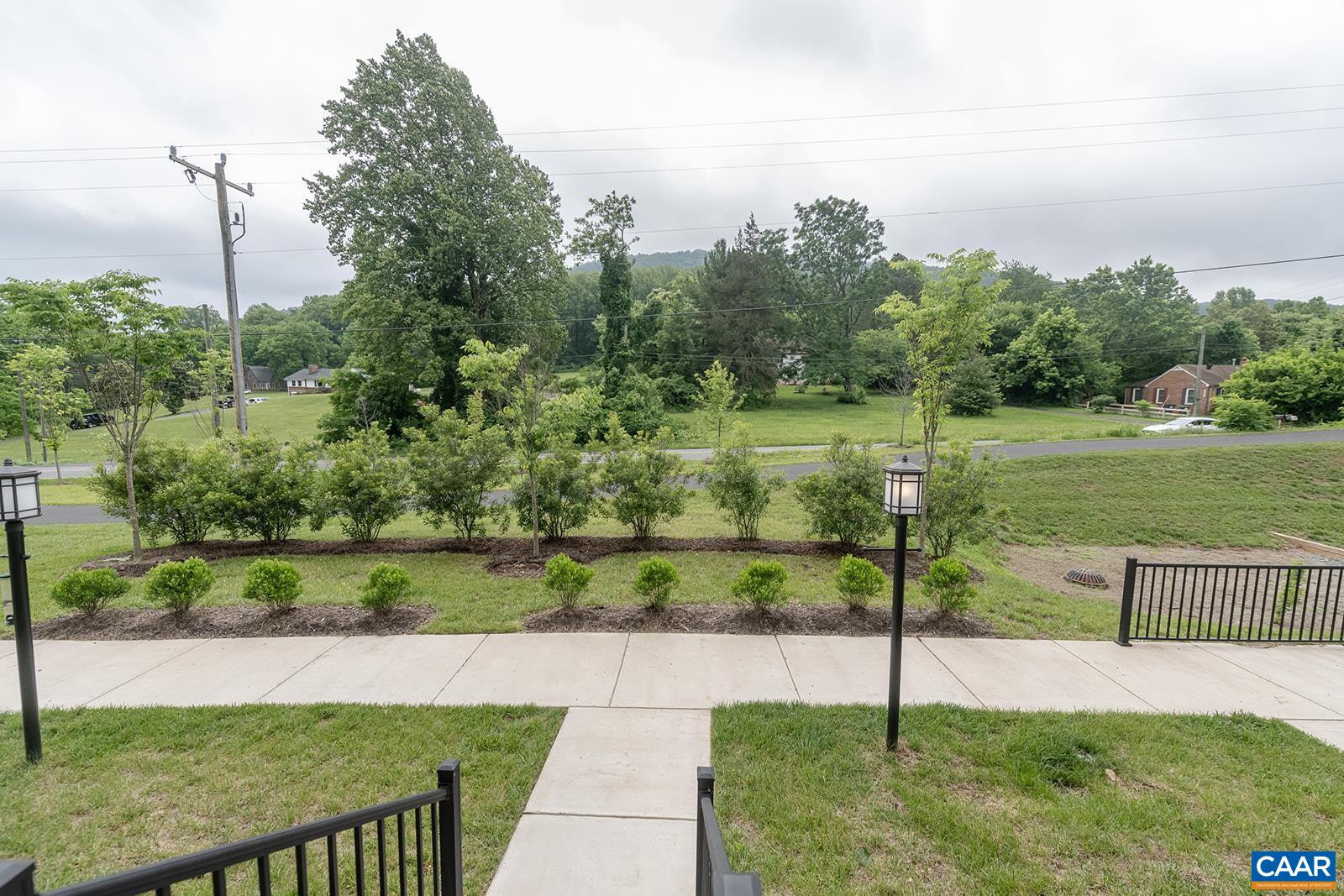 4537 BERWYN LN
