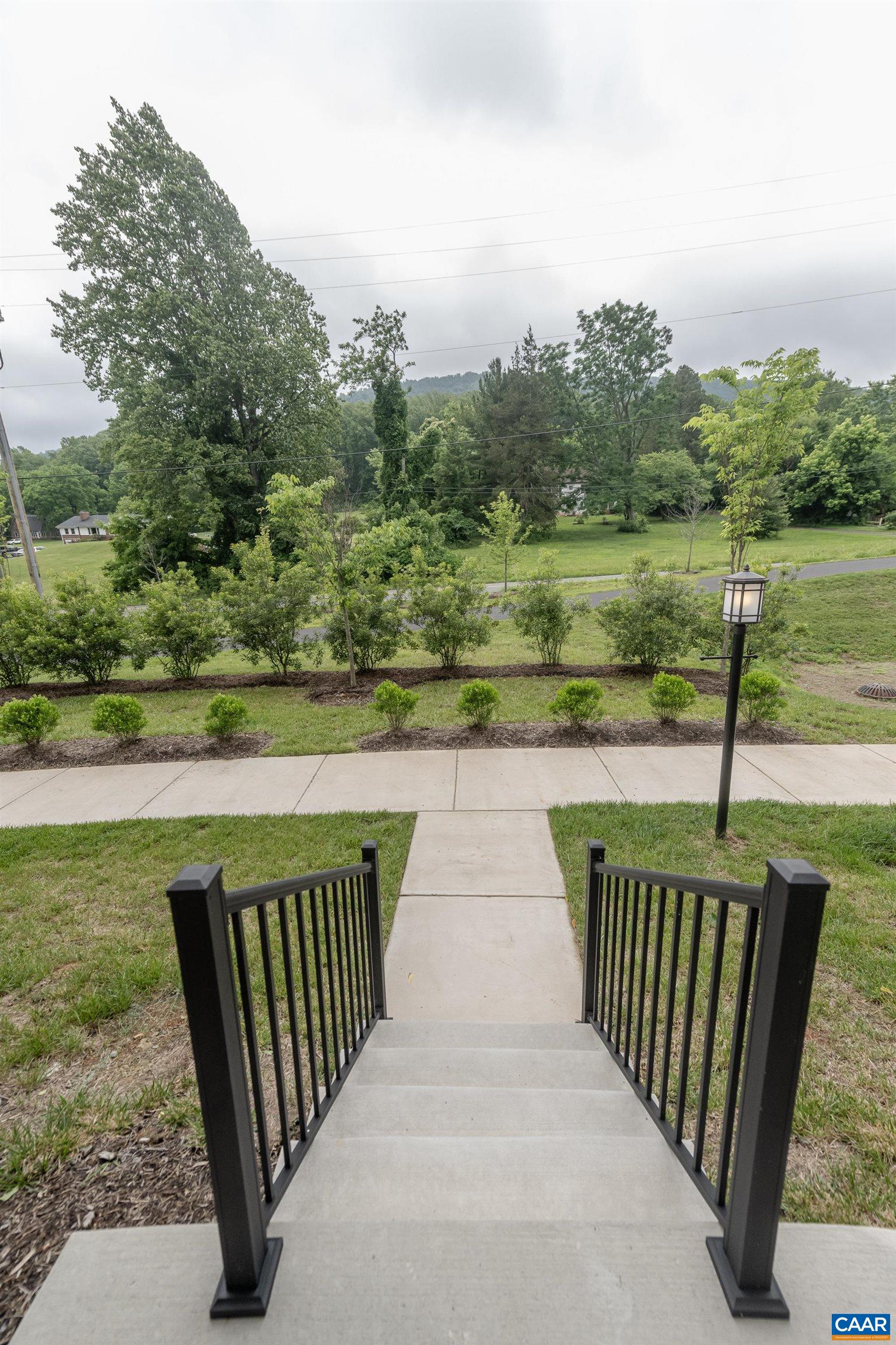 4537 BERWYN LN