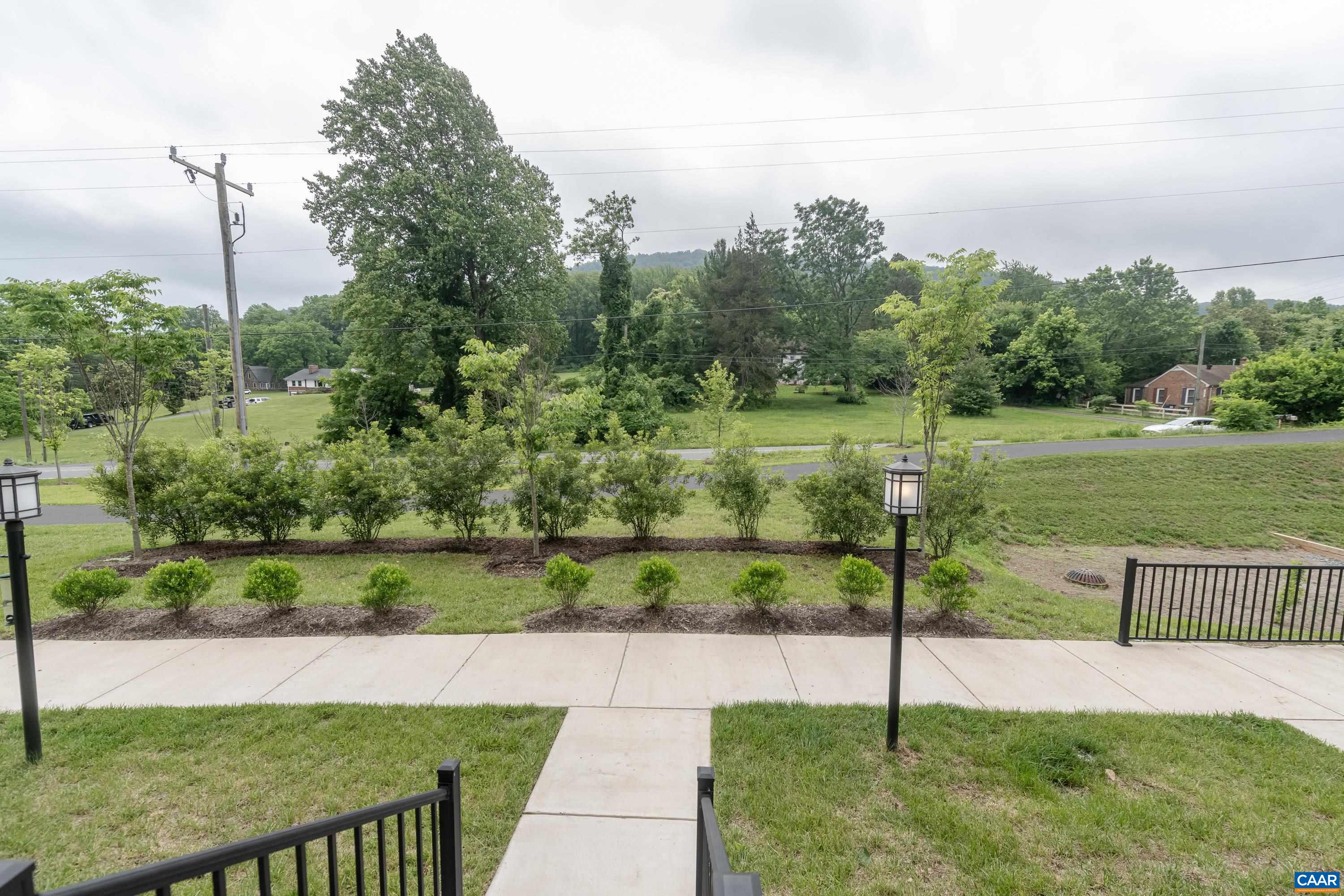 4537 BERWYN LN