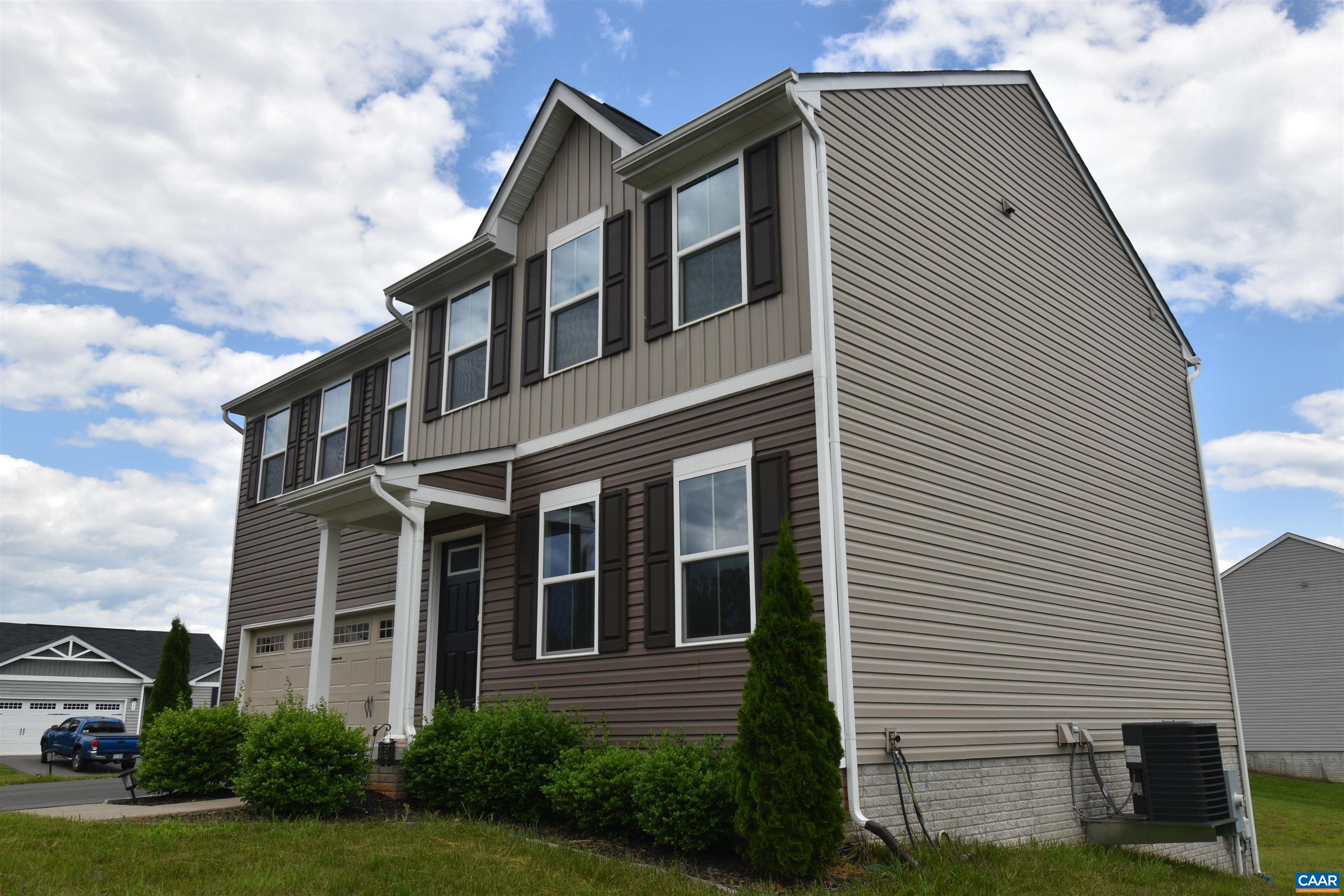 11 MANNIE CT
