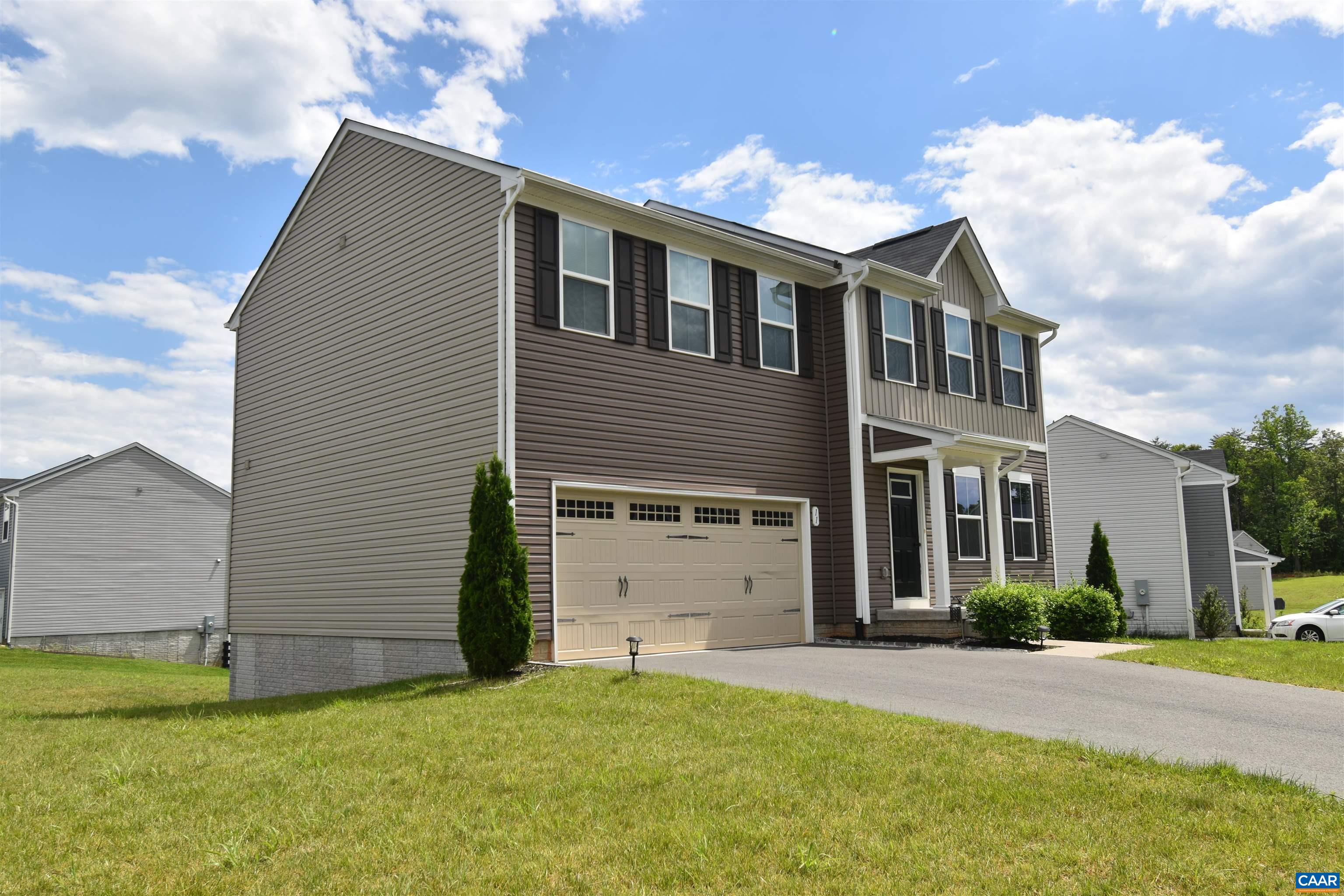 11 MANNIE CT