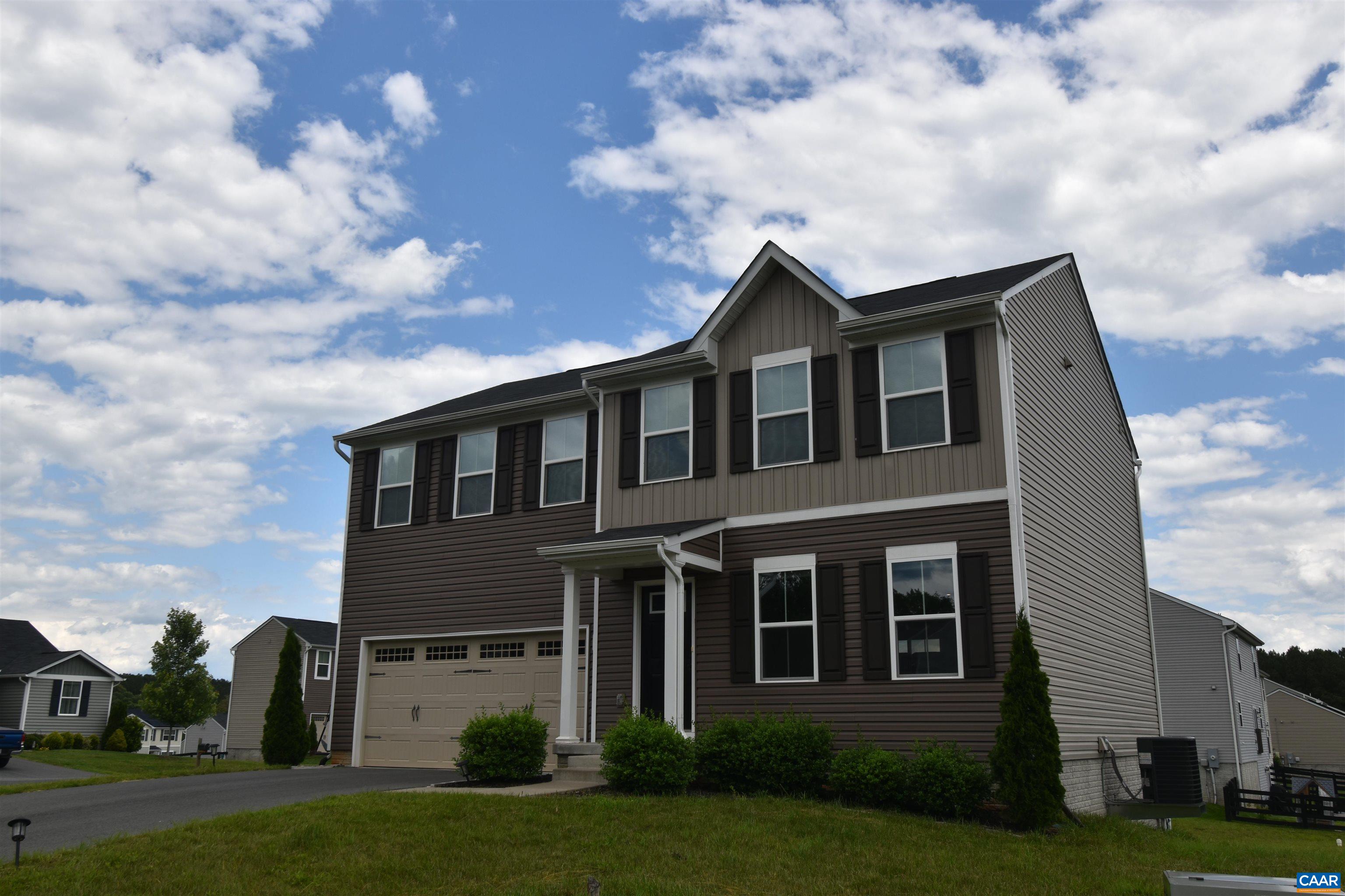11 MANNIE CT