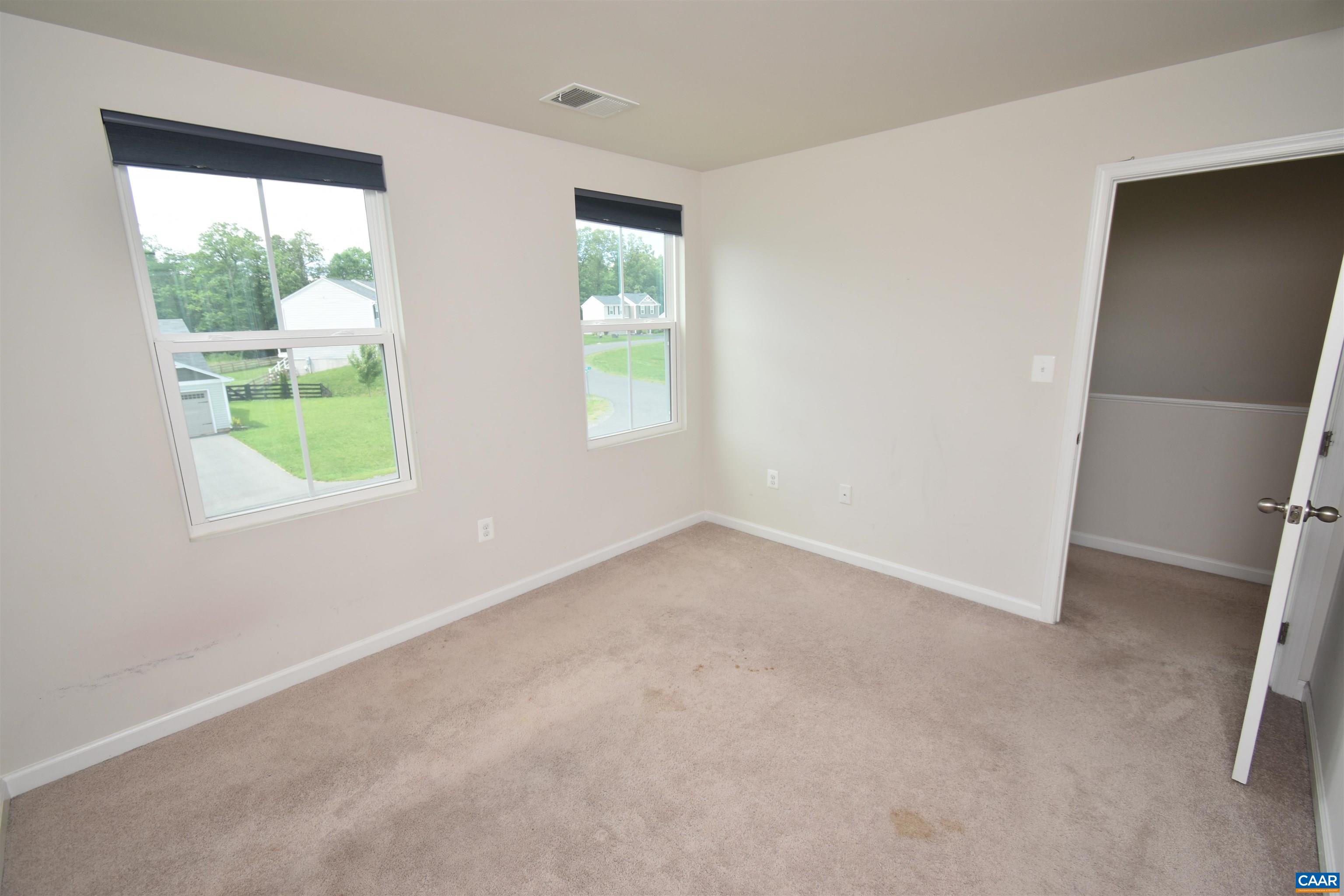 11 MANNIE CT
