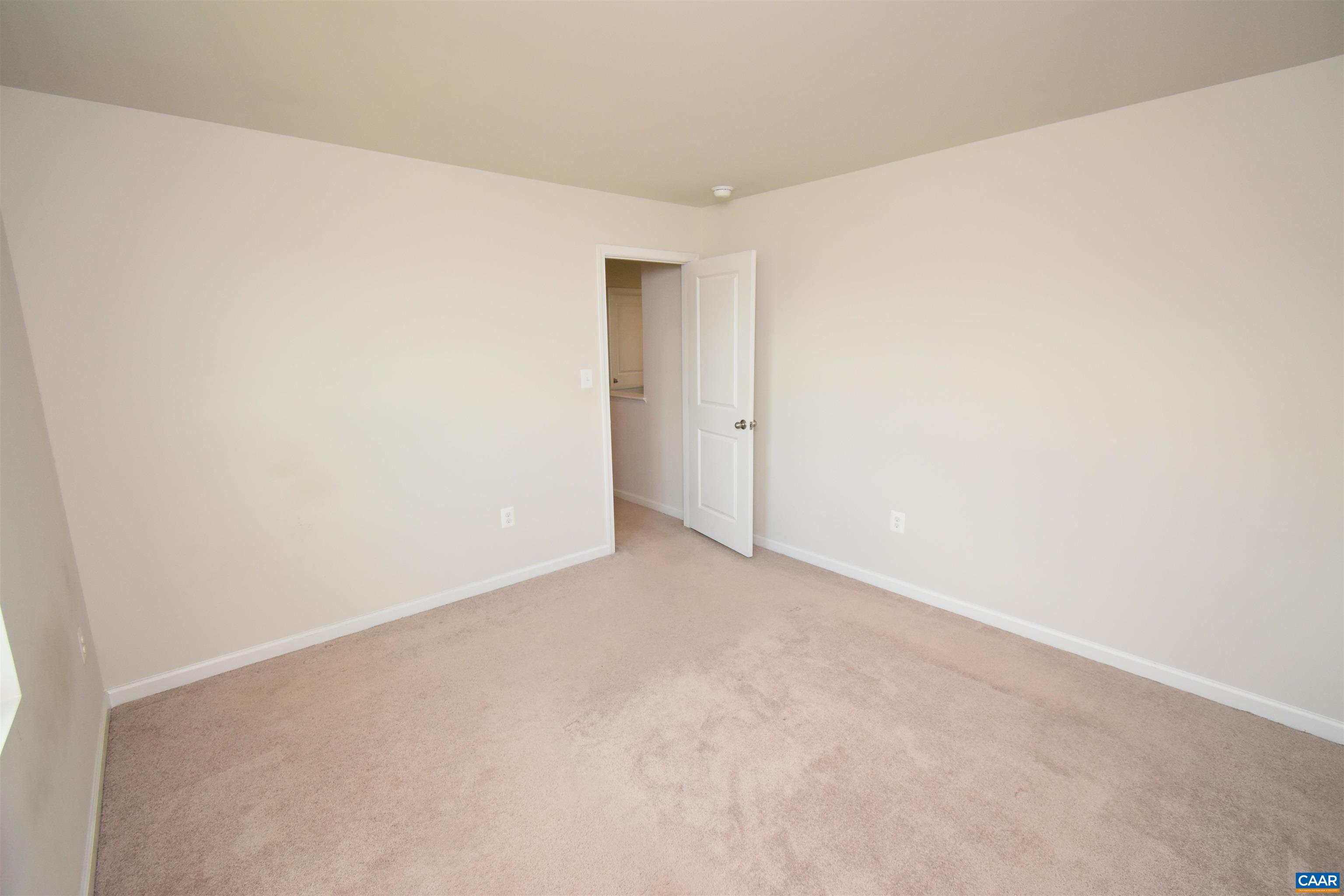 11 MANNIE CT