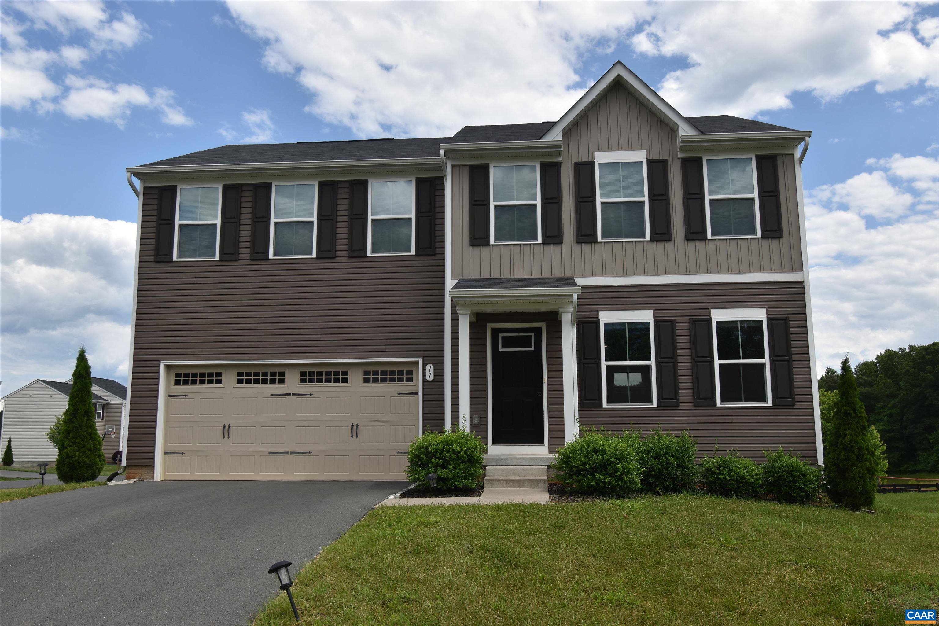 11 MANNIE CT