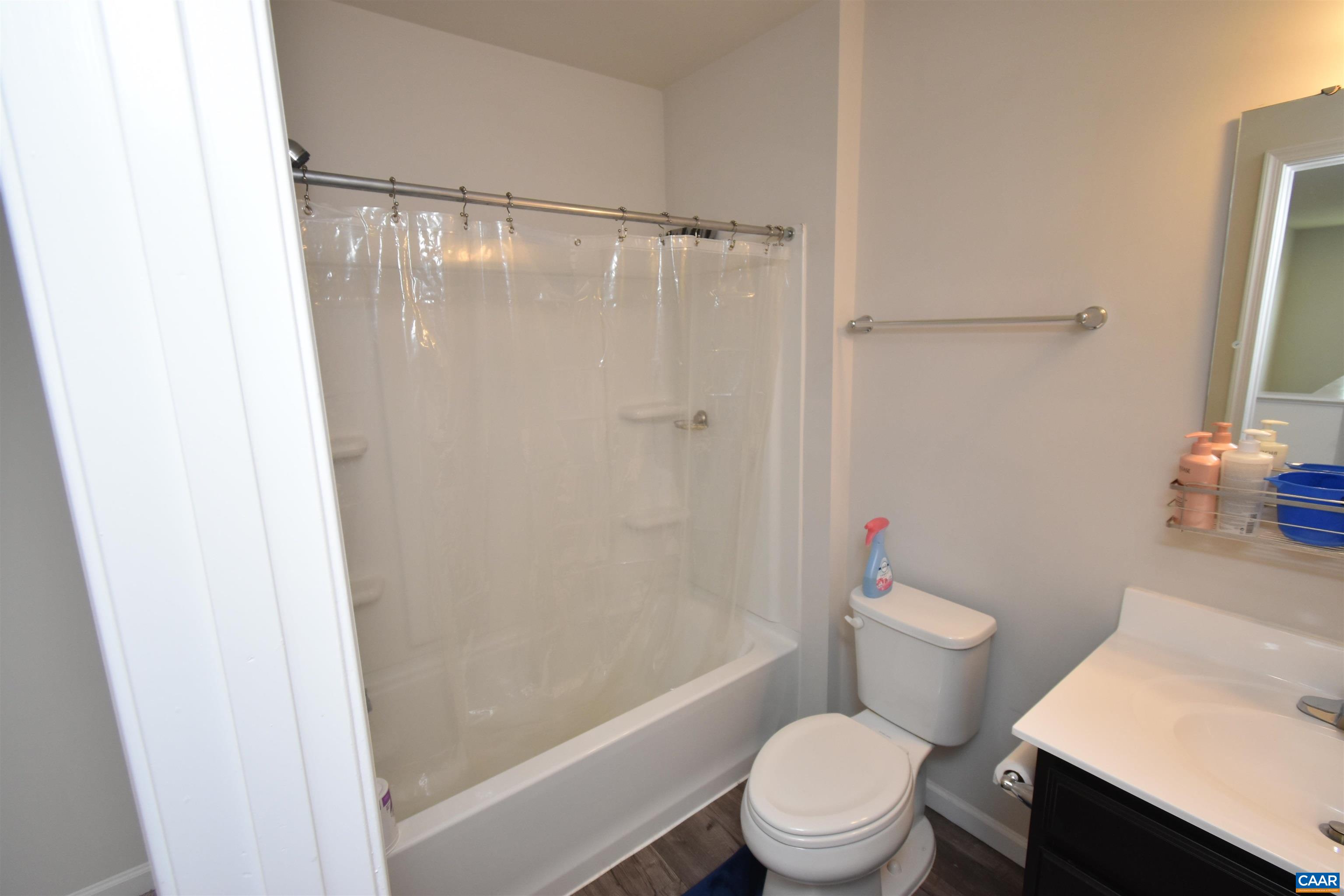 11 MANNIE CT