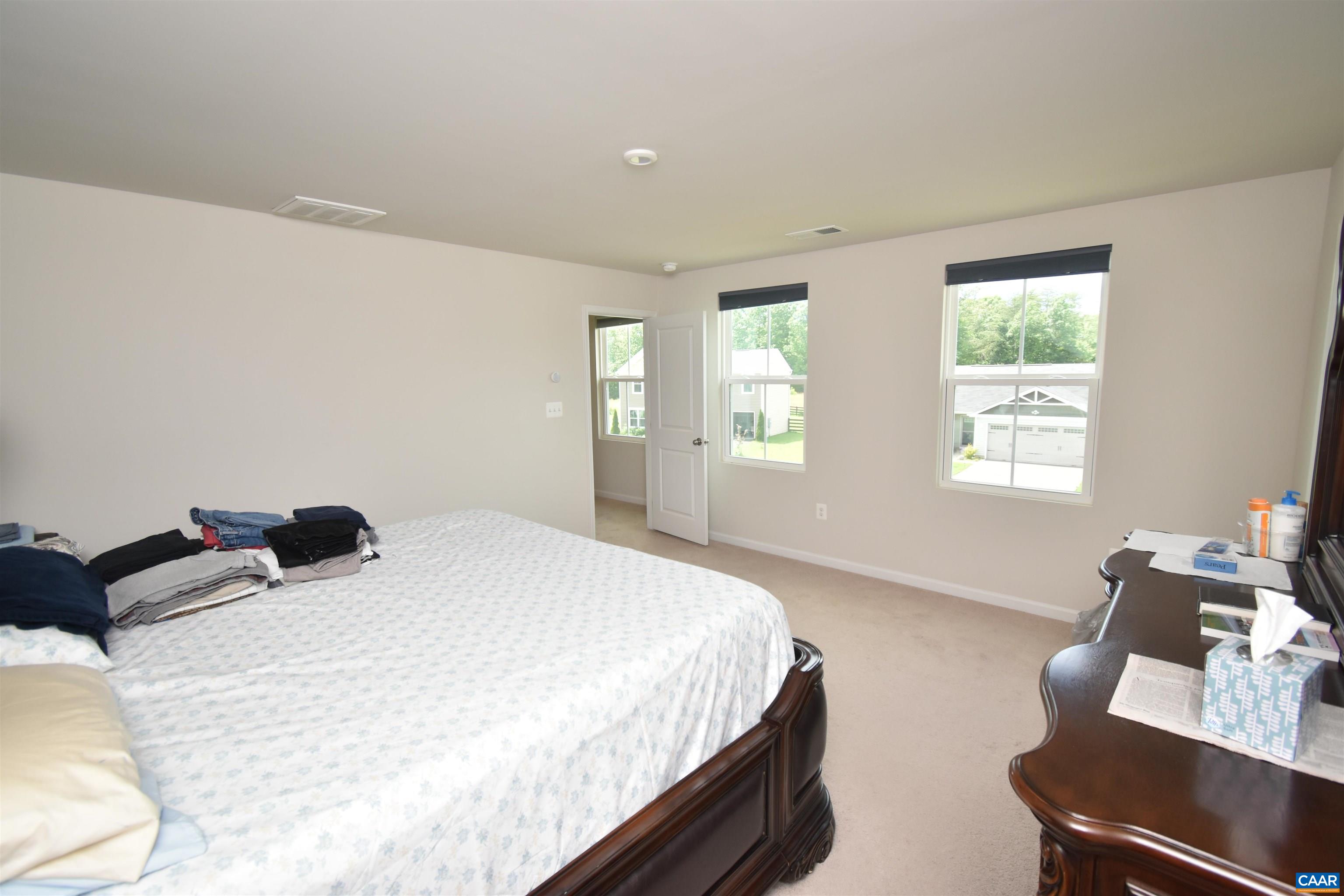 11 MANNIE CT