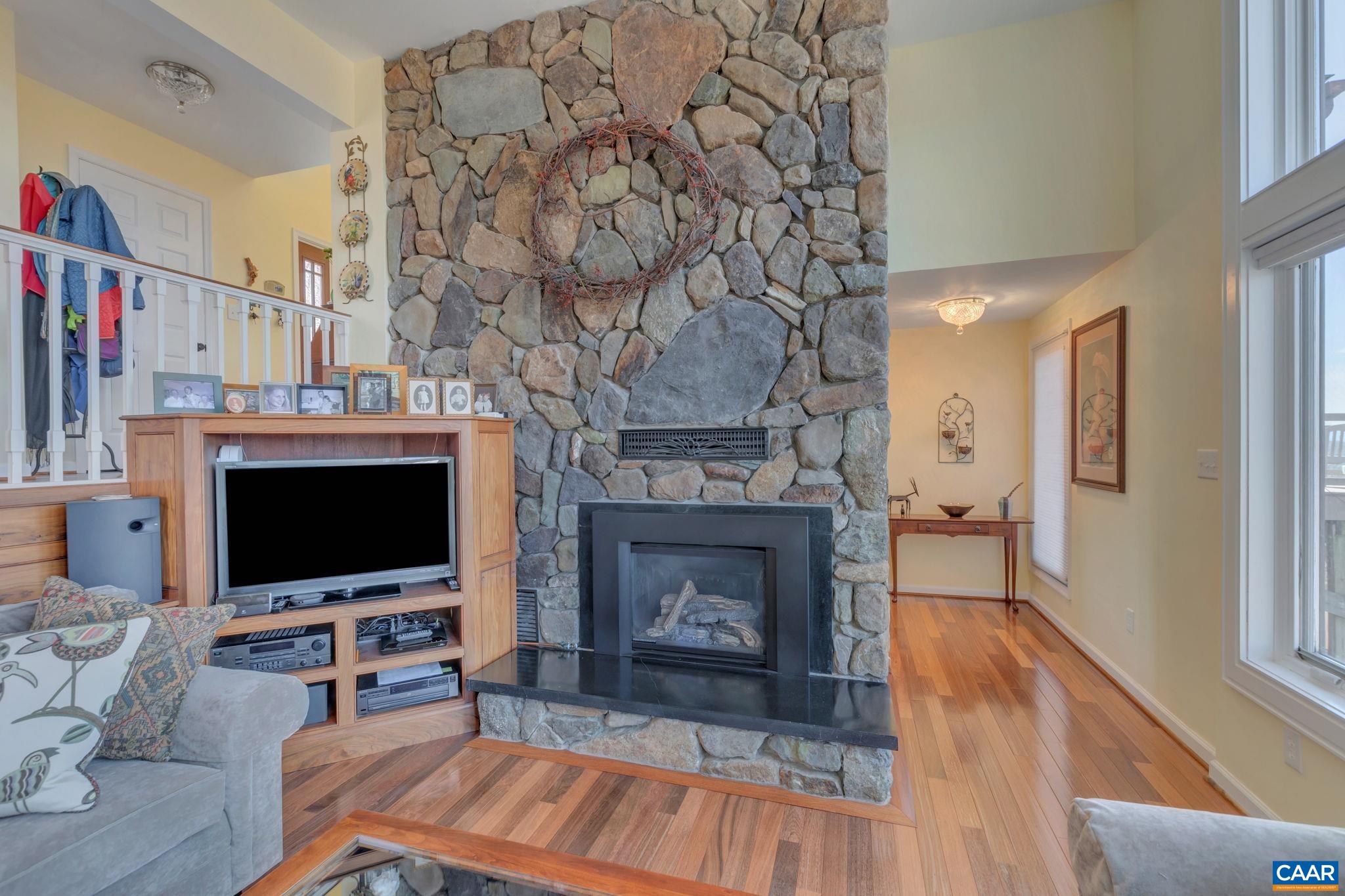 73 ROCKLEDGE RD