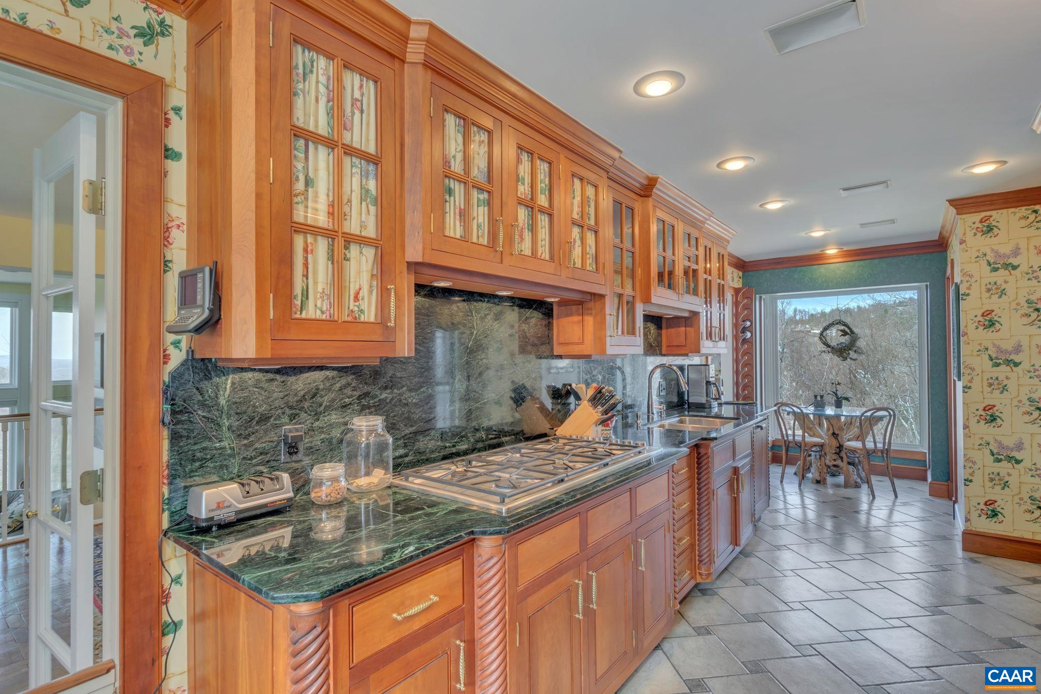 73 ROCKLEDGE RD