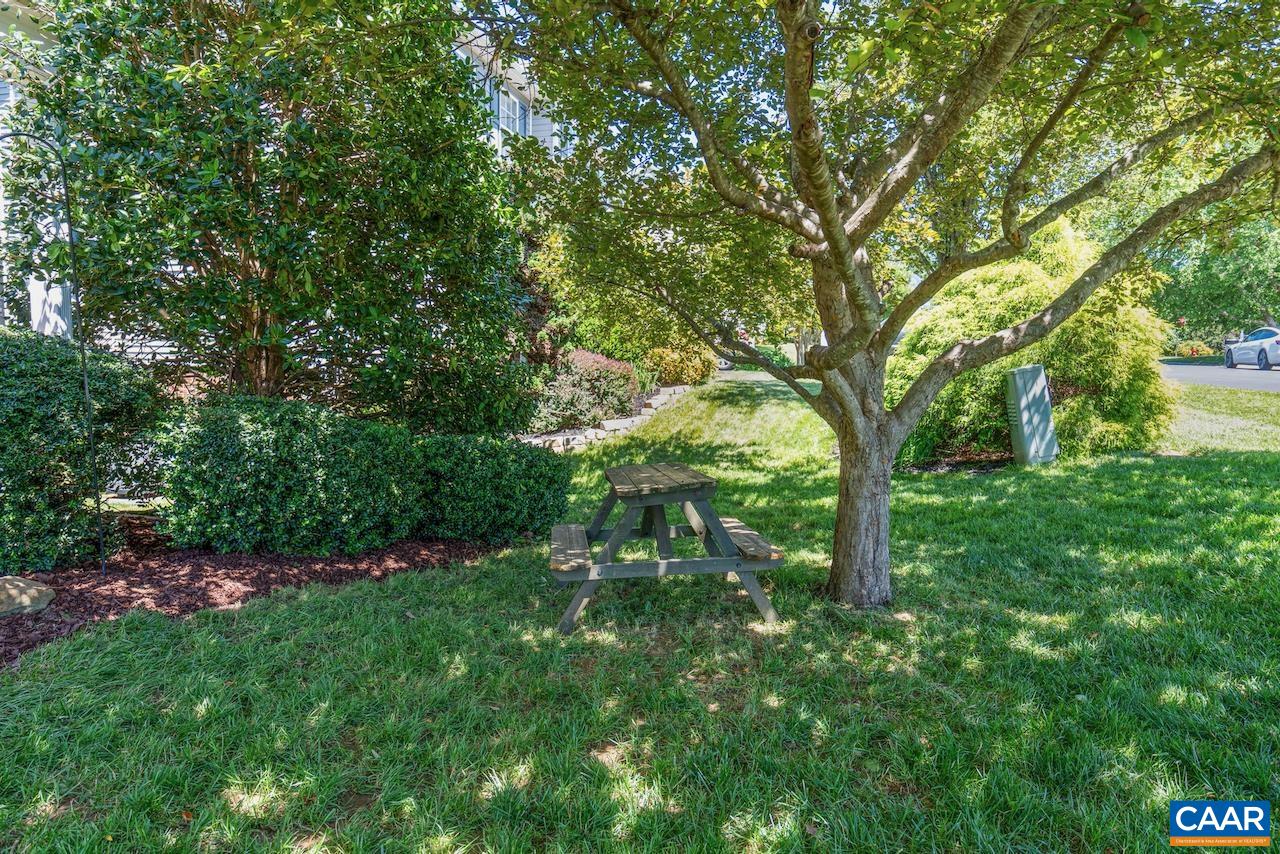 1418 CEDARWOOD CT