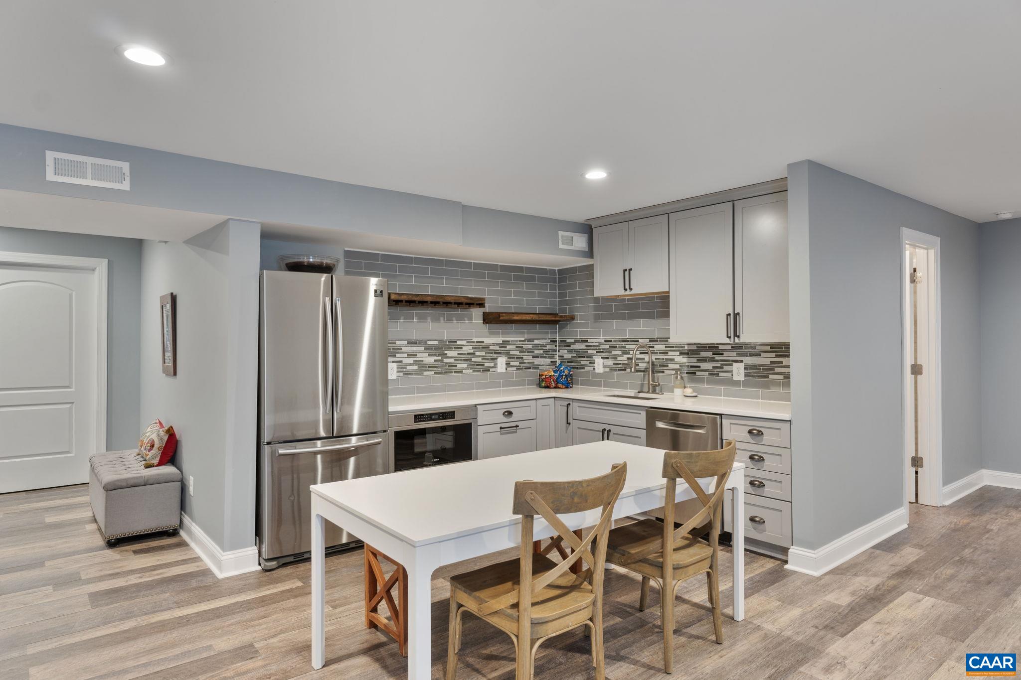 2610 LAVACA CT