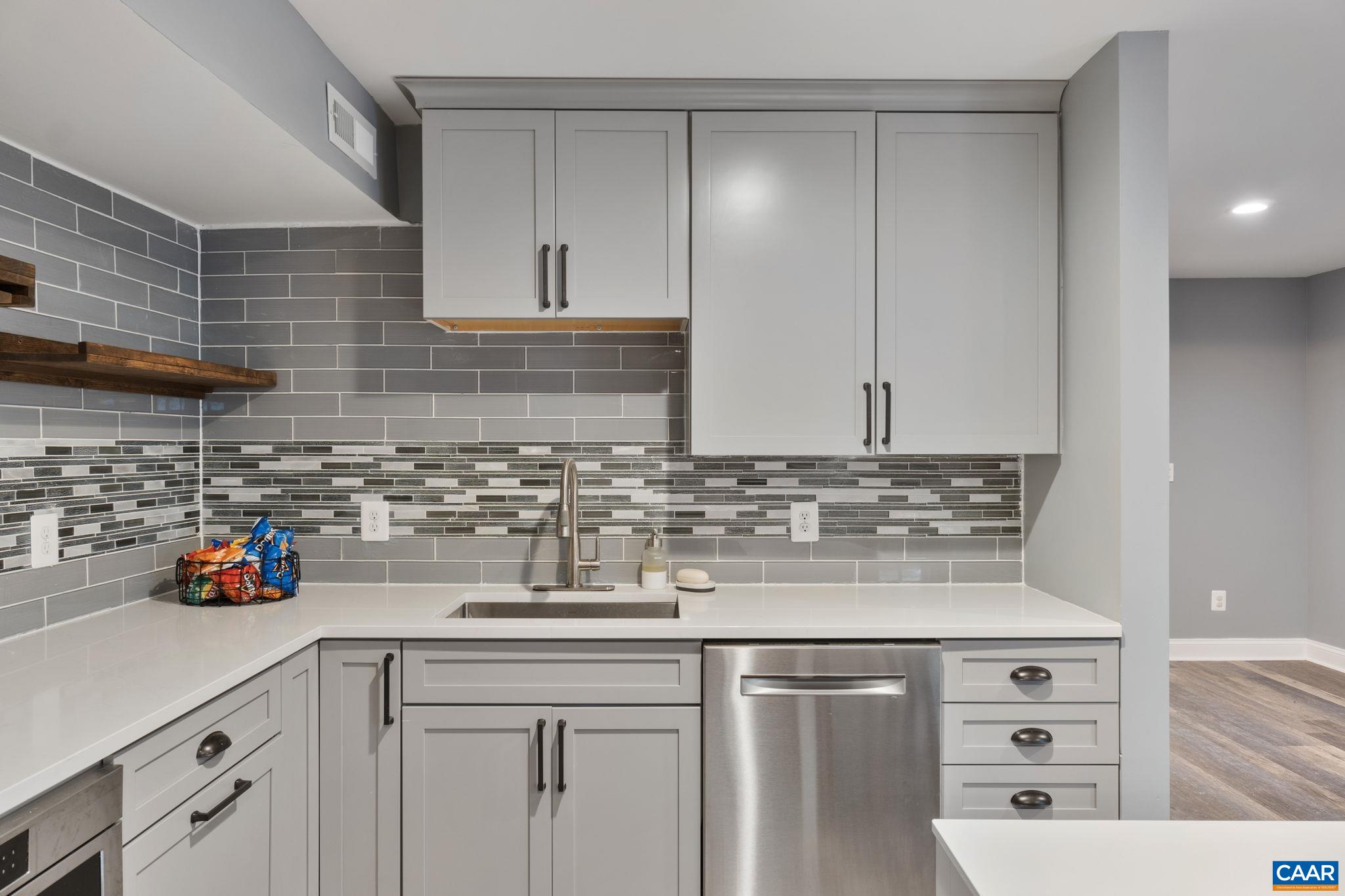 2610 LAVACA CT