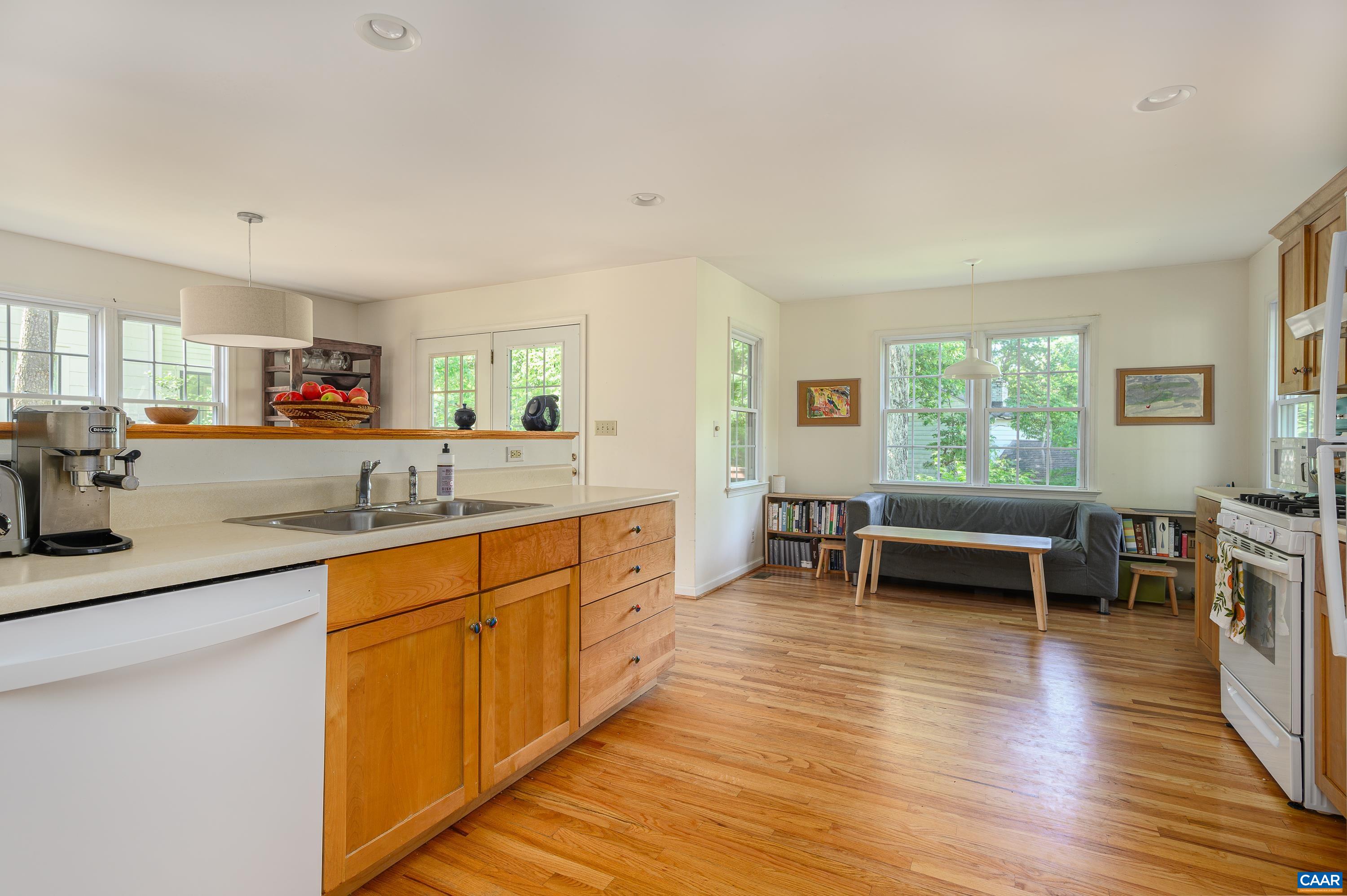 2607 JEFFERSON PARK AVE