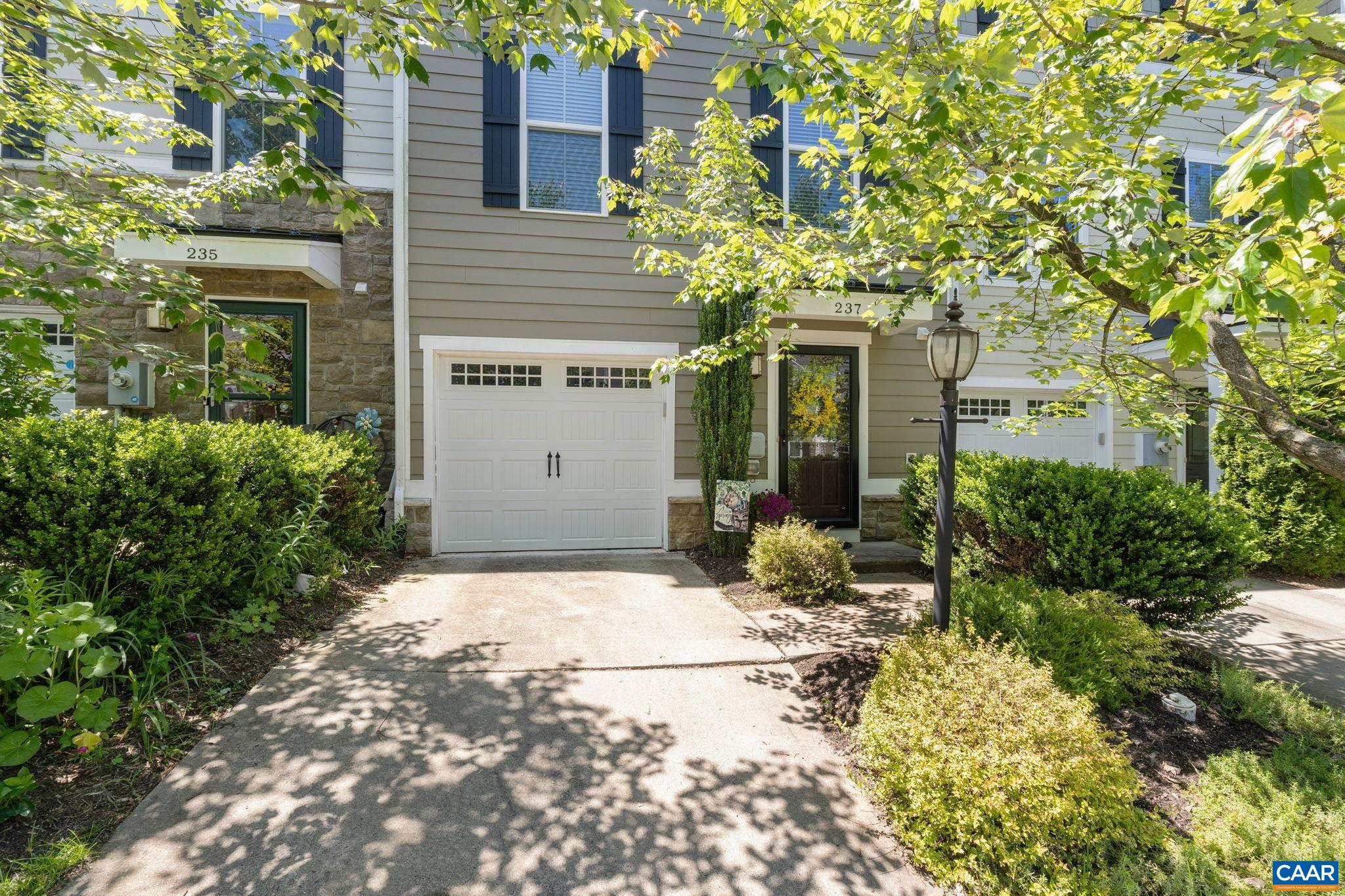 237 PEBBLE BEACH CT