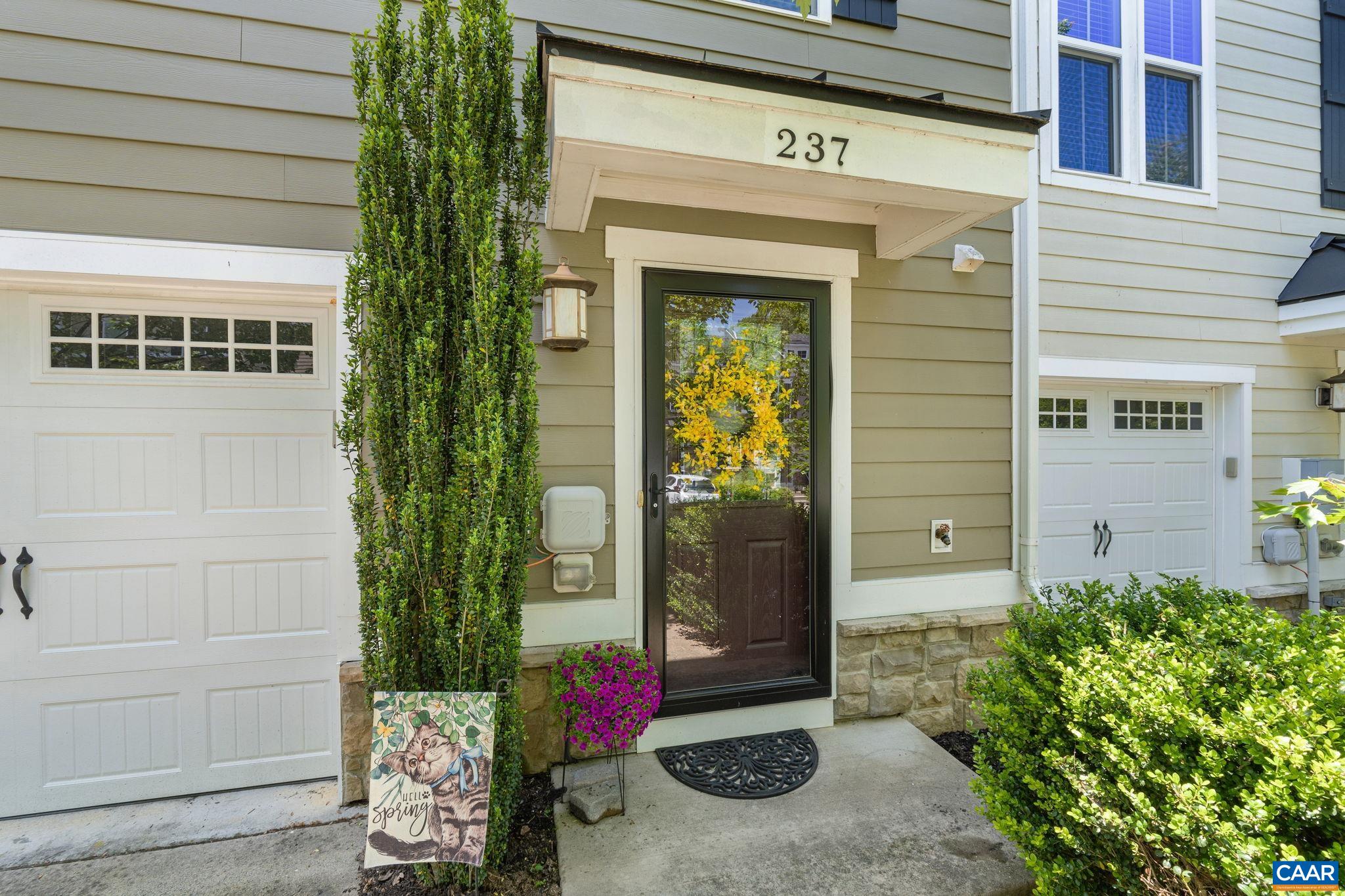 237 PEBBLE BEACH CT