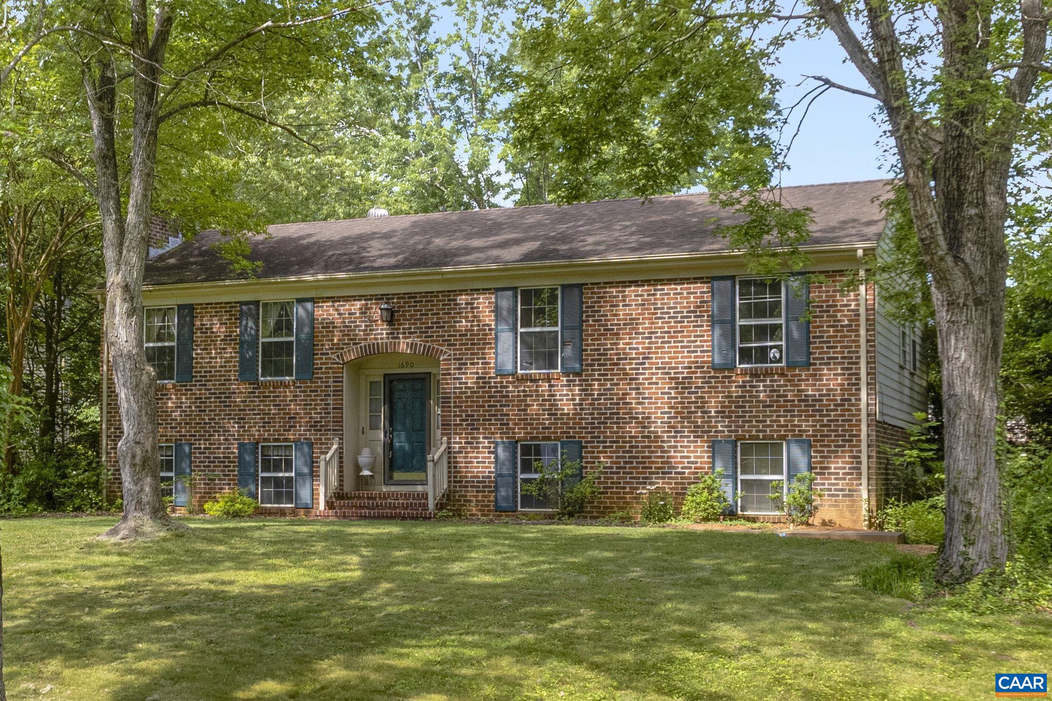 1690 SOURWOOD PL