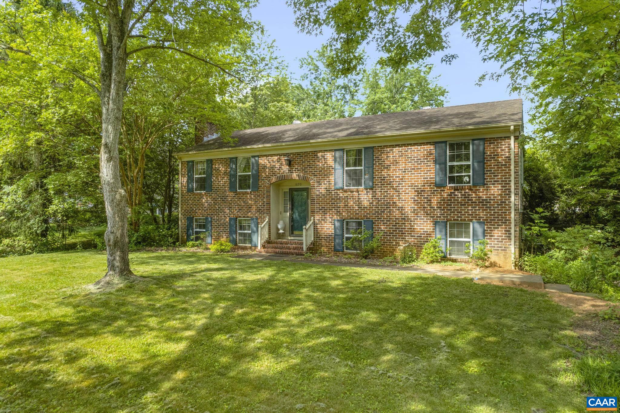 1690 SOURWOOD PL