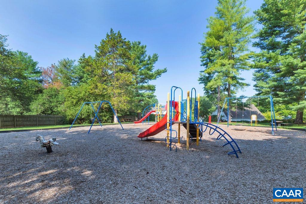 1690 SOURWOOD PL