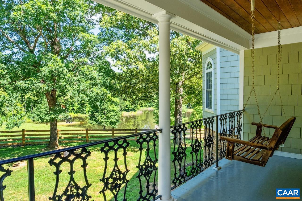 370 PINEY MOUNTAIN LN