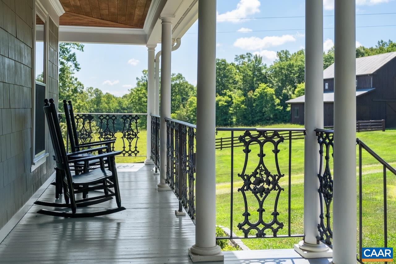 370 PINEY MOUNTAIN LN