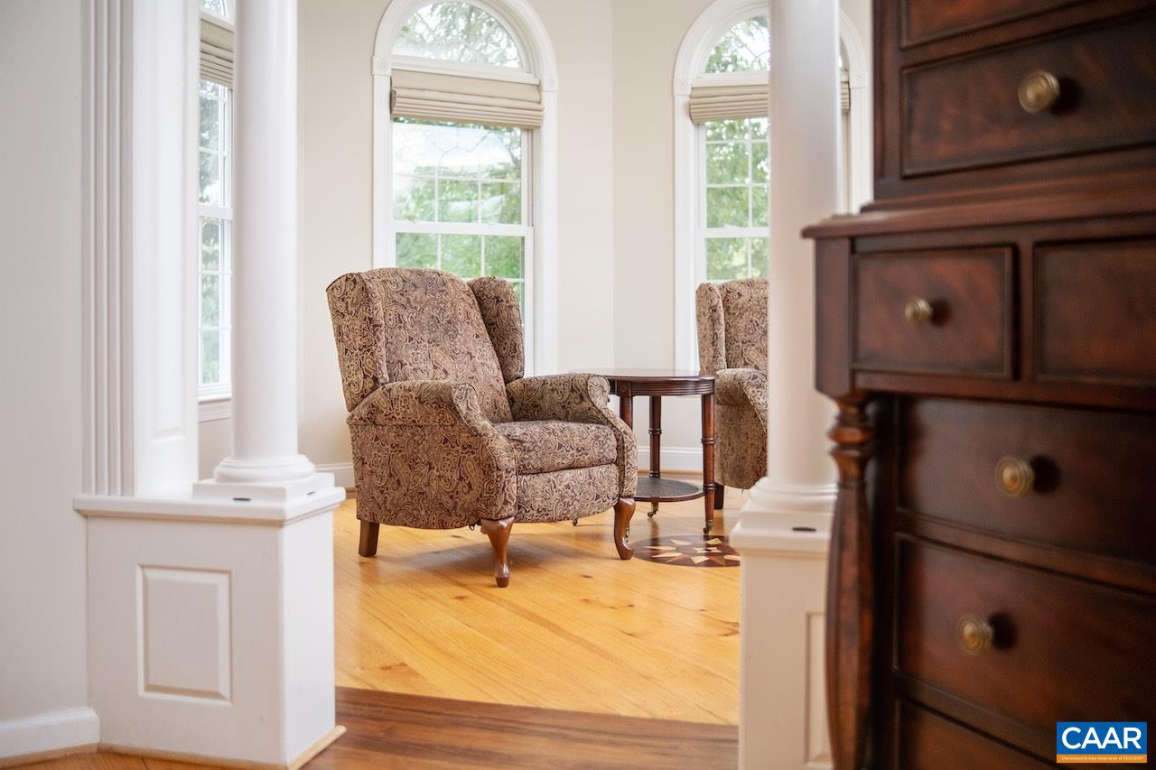 370 PINEY MOUNTAIN LN