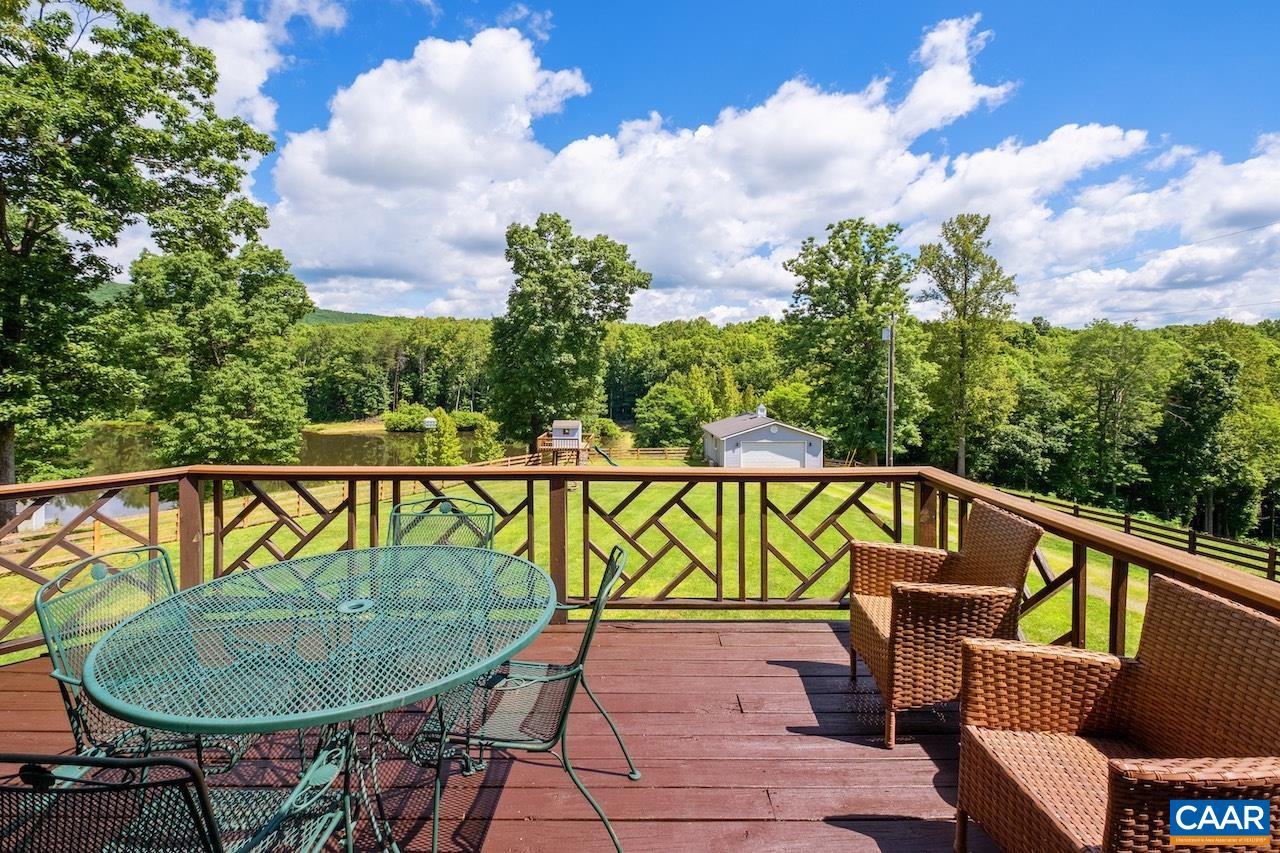 370 PINEY MOUNTAIN LN