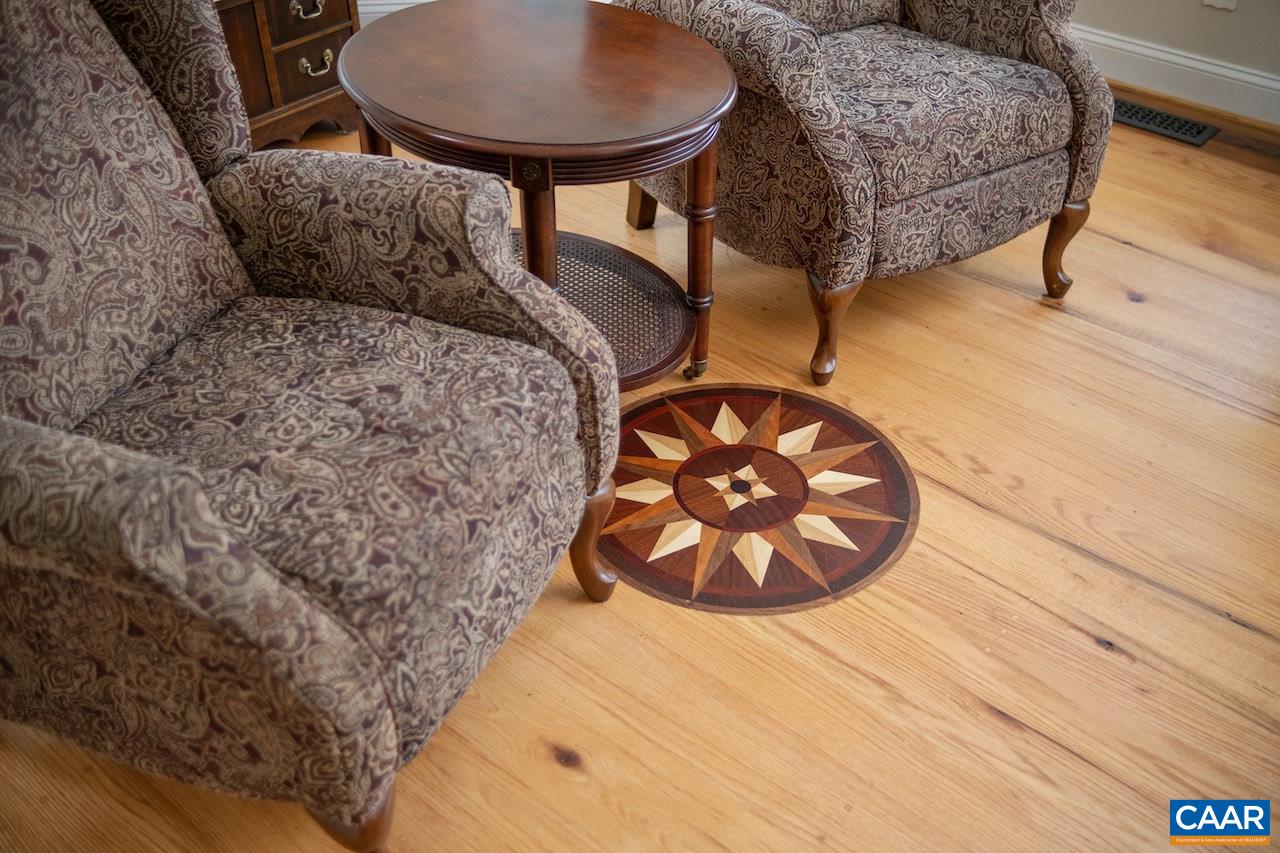 370 PINEY MOUNTAIN LN