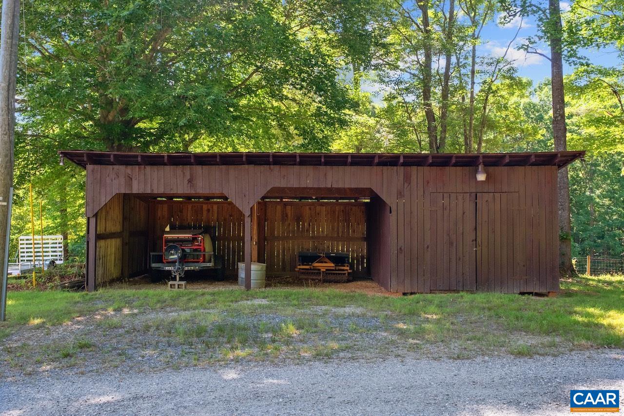 370 PINEY MOUNTAIN LN