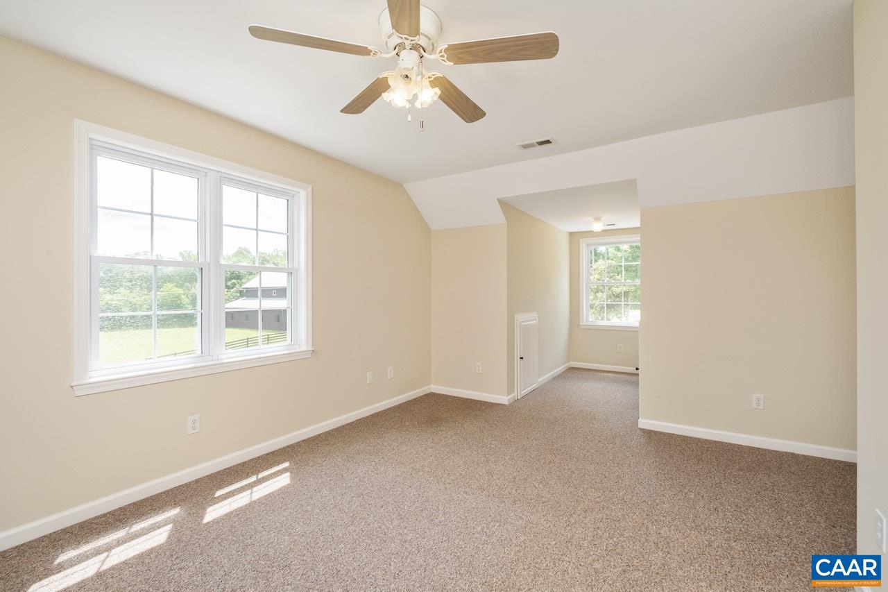 370 PINEY MOUNTAIN LN