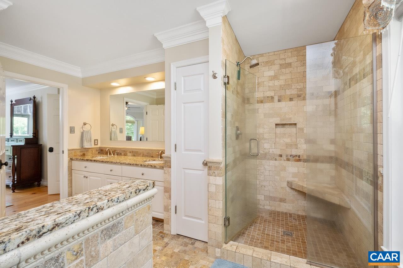 370 PINEY MOUNTAIN LN