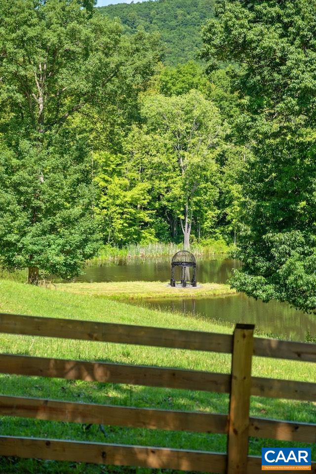 370 PINEY MOUNTAIN LN