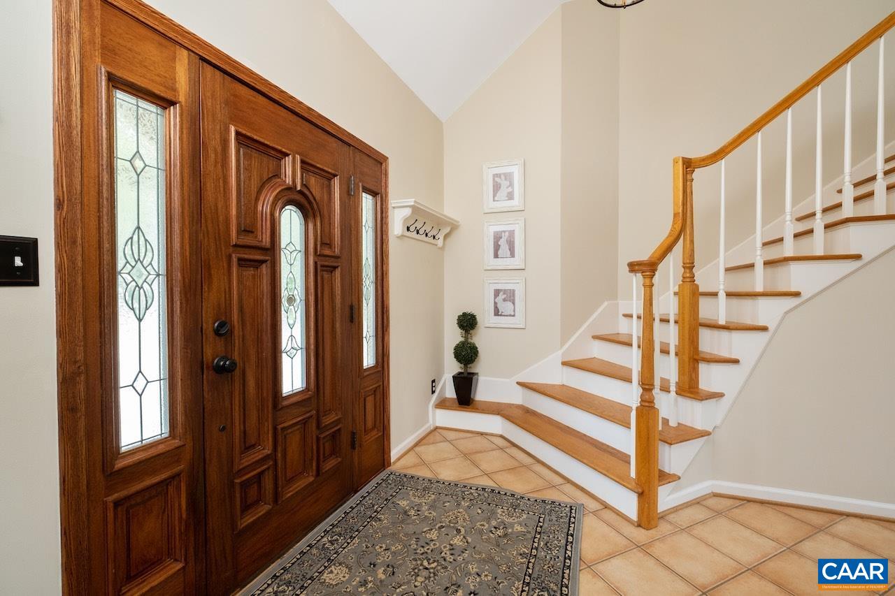 370 PINEY MOUNTAIN LN