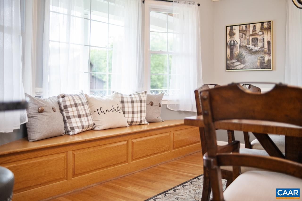 370 PINEY MOUNTAIN LN