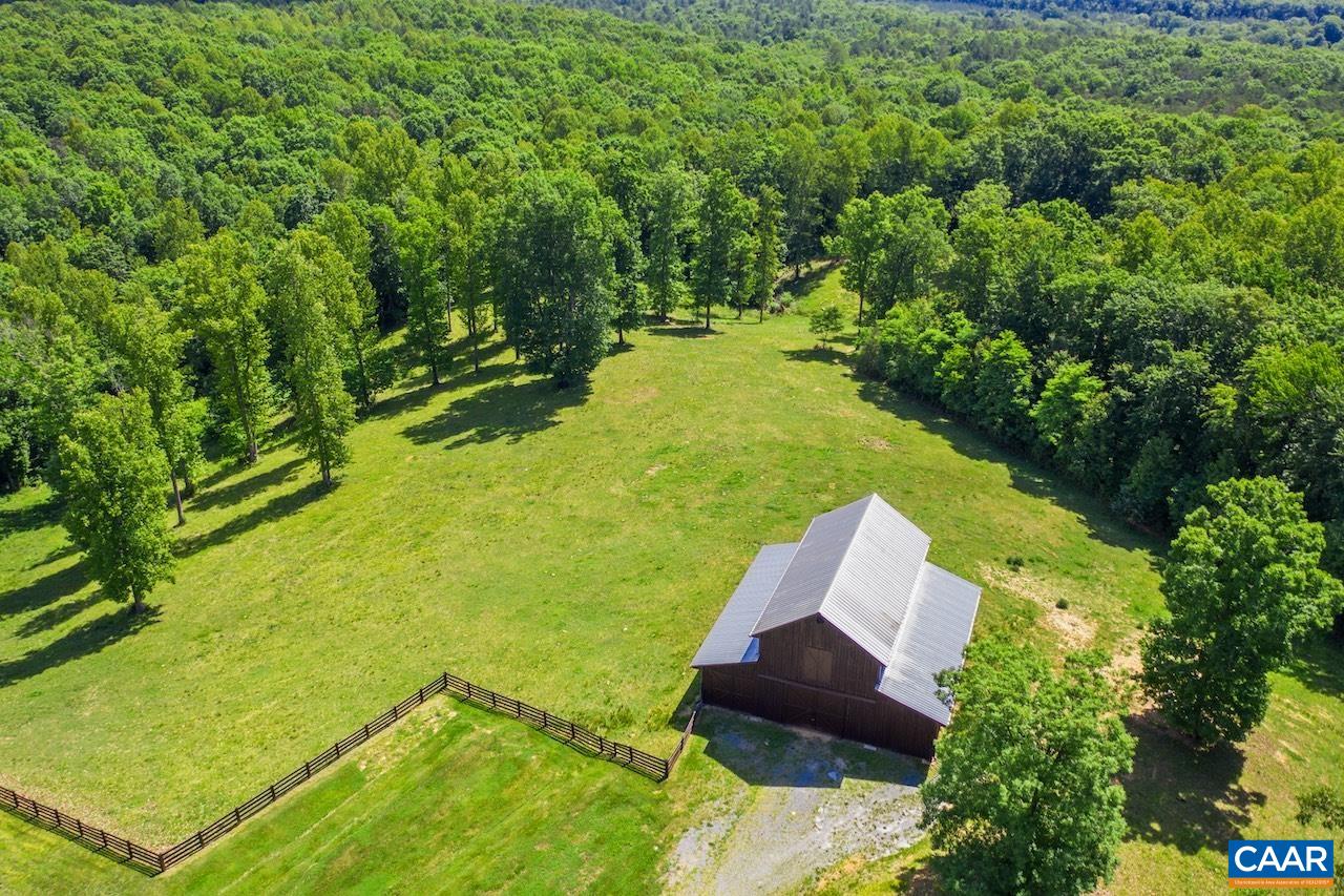 370 PINEY MOUNTAIN LN