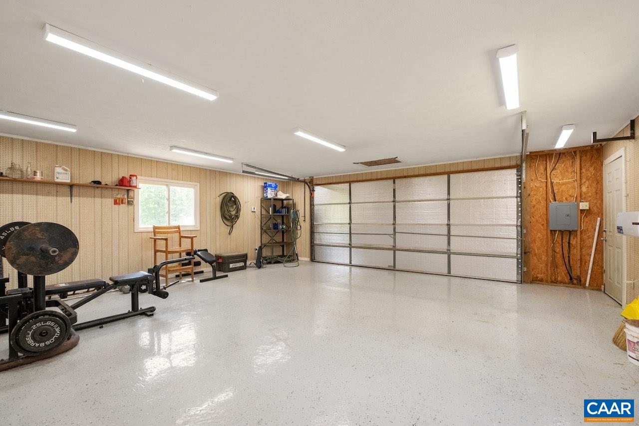 370 PINEY MOUNTAIN LN