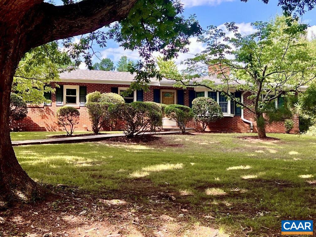 2190 DEVONSHIRE RD