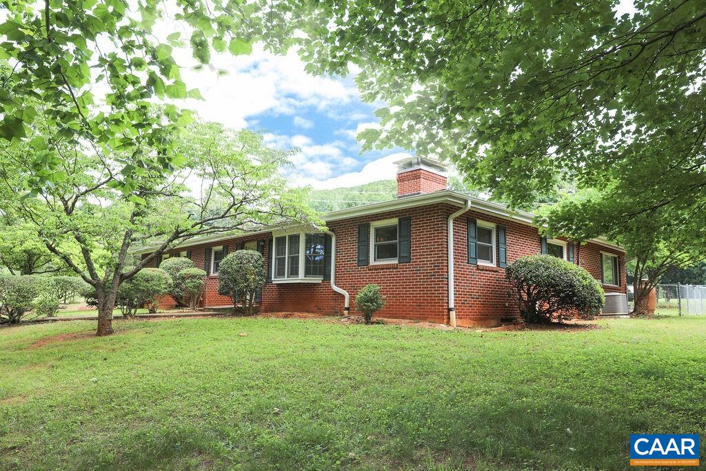 2190 DEVONSHIRE RD
