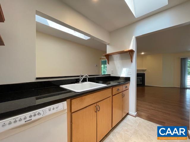 1220 CLIFDEN GREENE