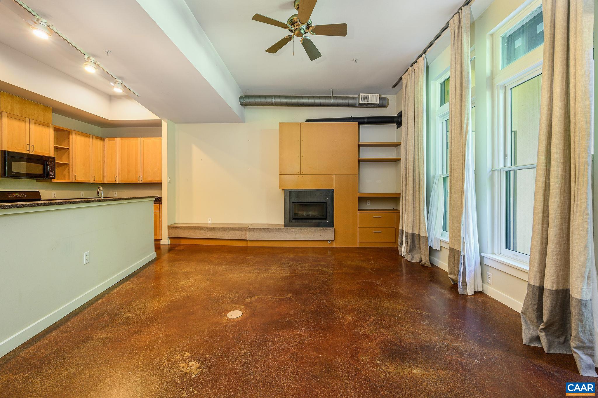 200 DOUGLAS AVE Unit: 1E