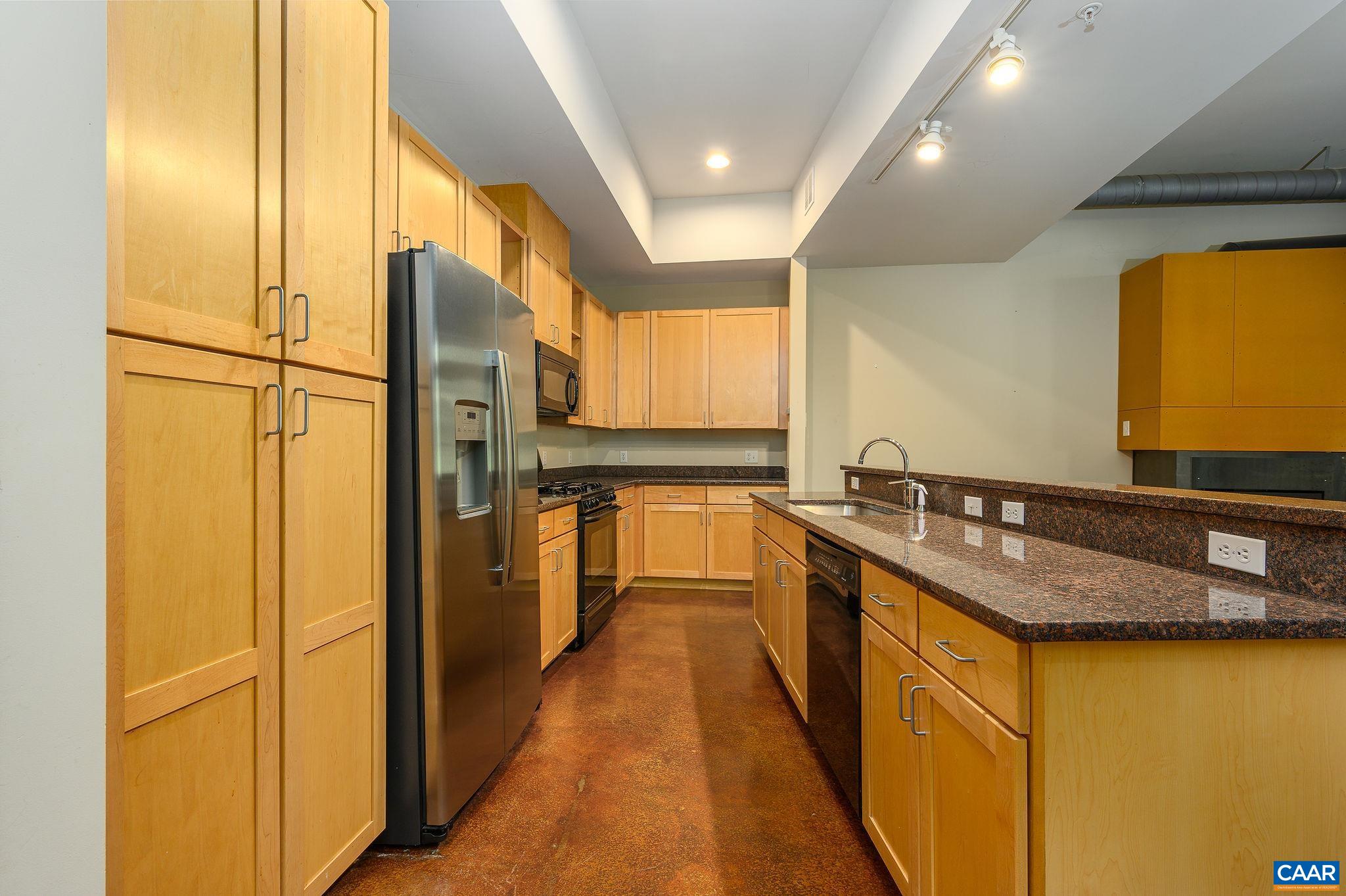 200 DOUGLAS AVE Unit: 1E