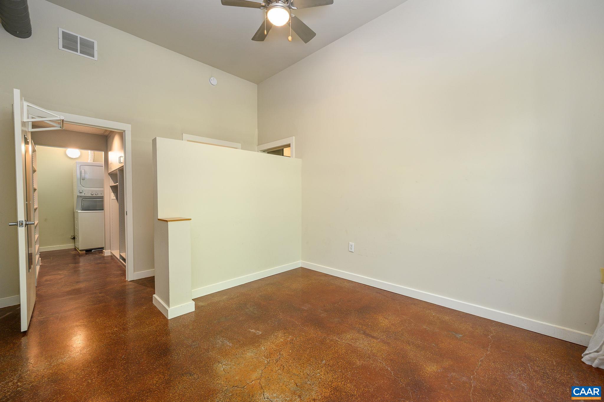 200 DOUGLAS AVE Unit: 1E