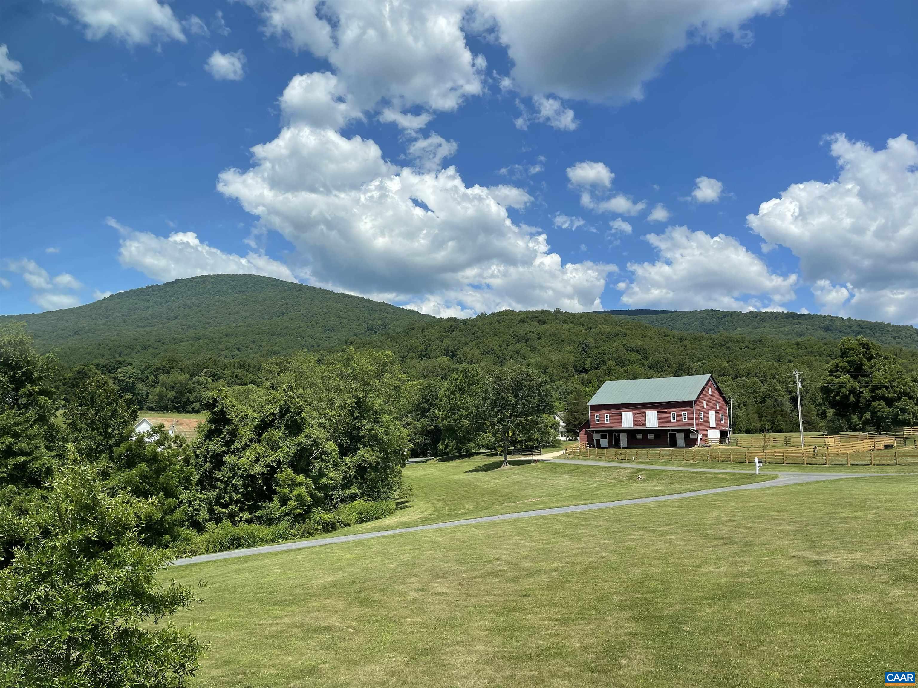 26 MEADOW LN