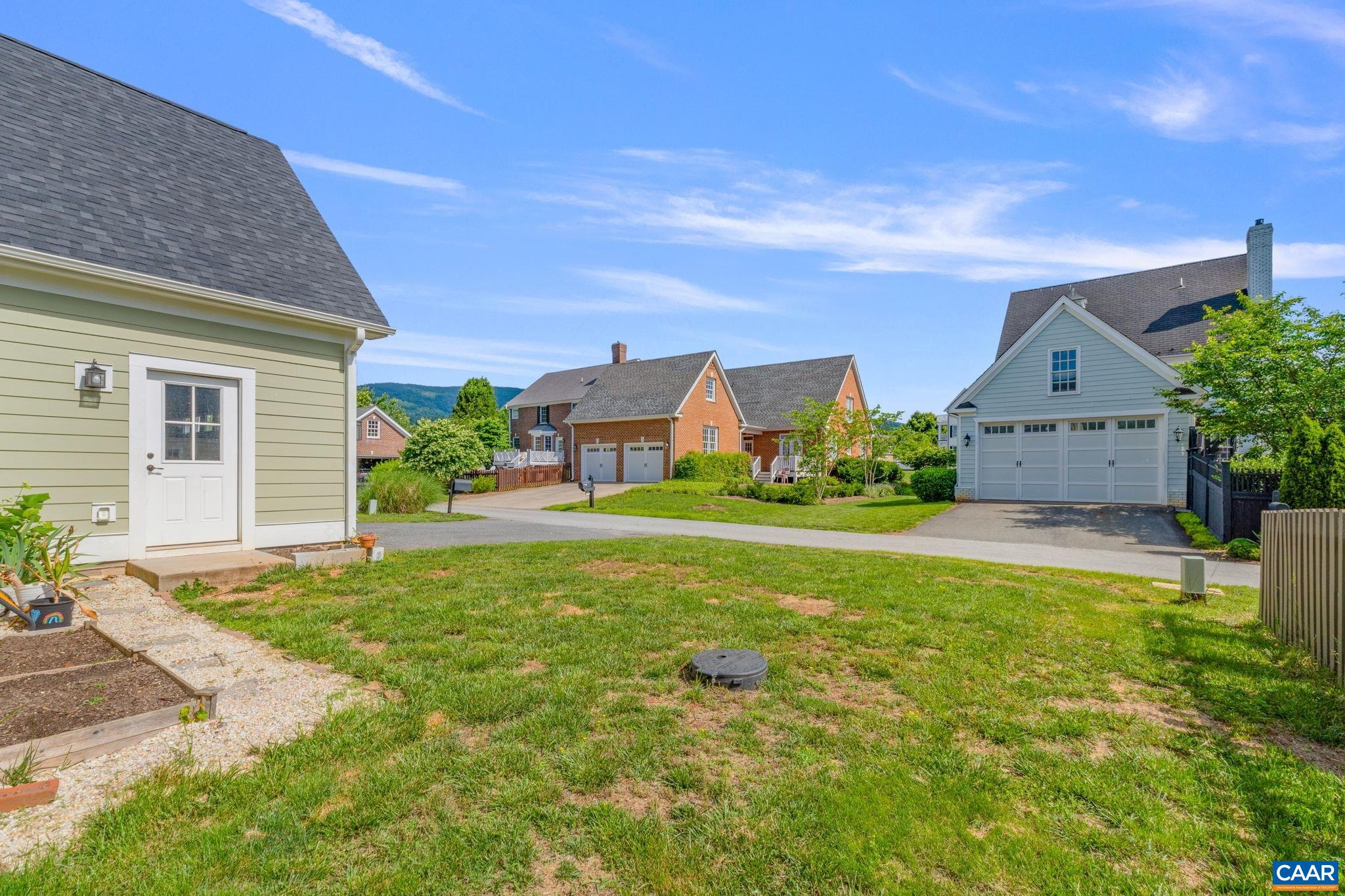 5123 BROOK VIEW RD