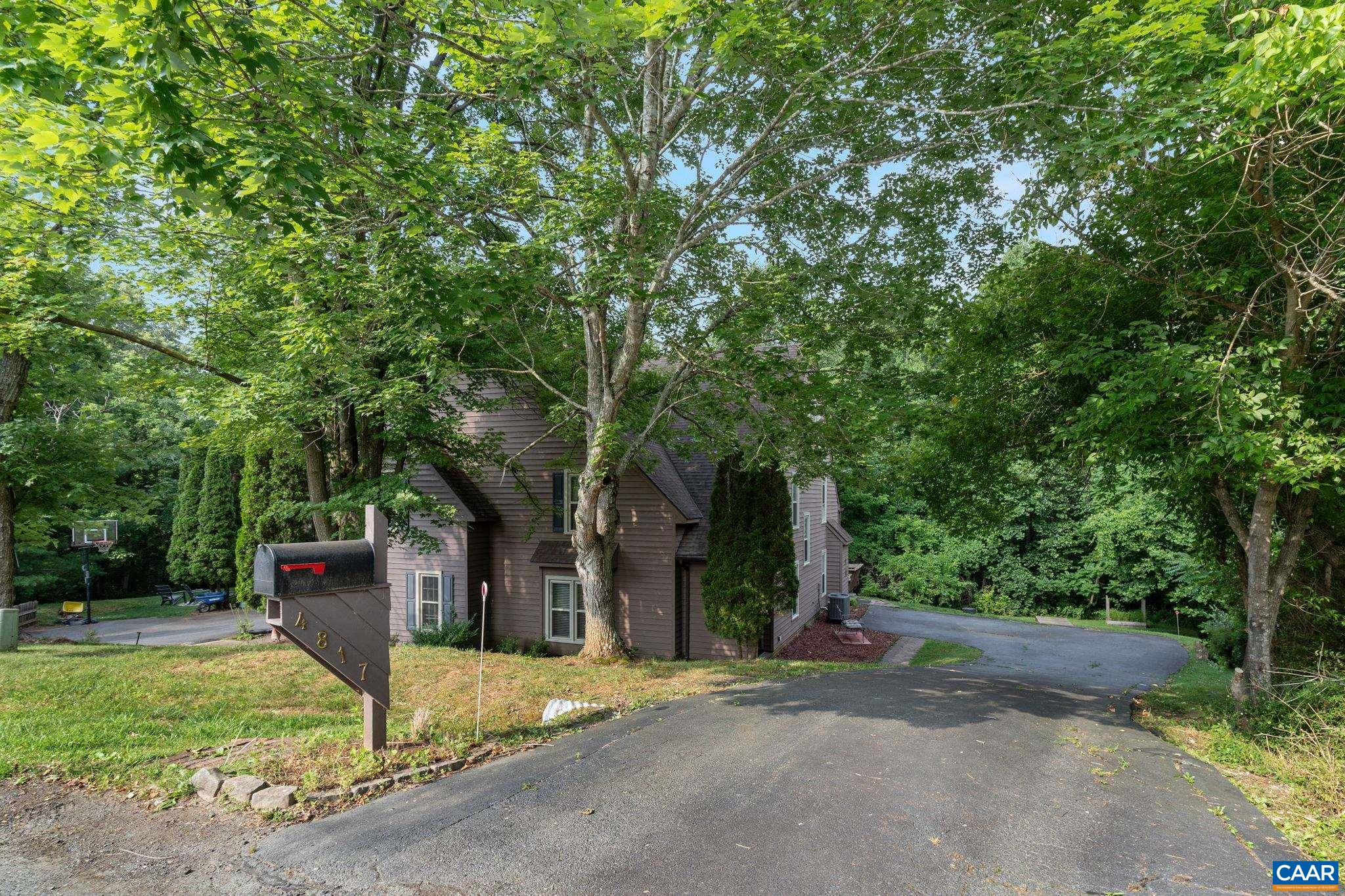 4817 GRASSY KNOLL LN