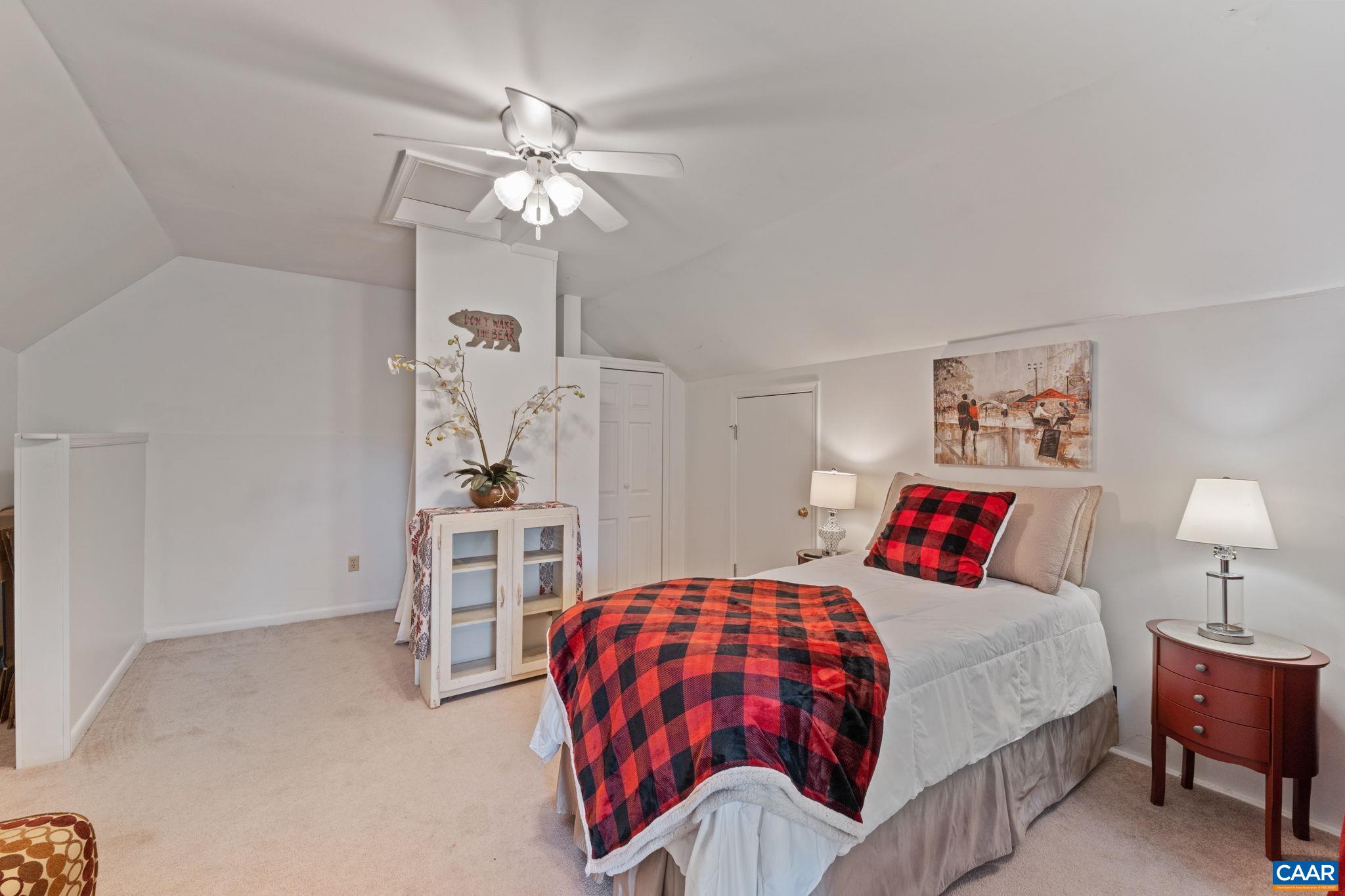 4817 GRASSY KNOLL LN
