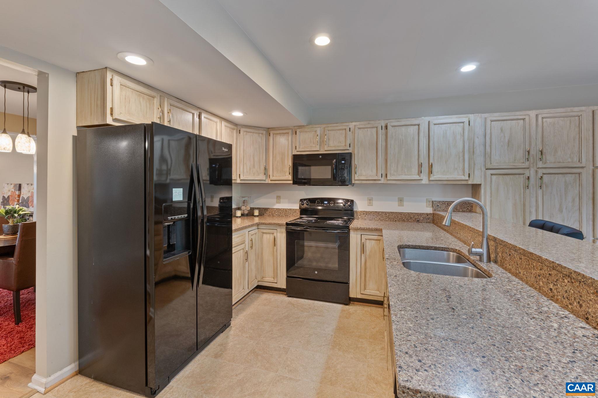 4817 GRASSY KNOLL LN