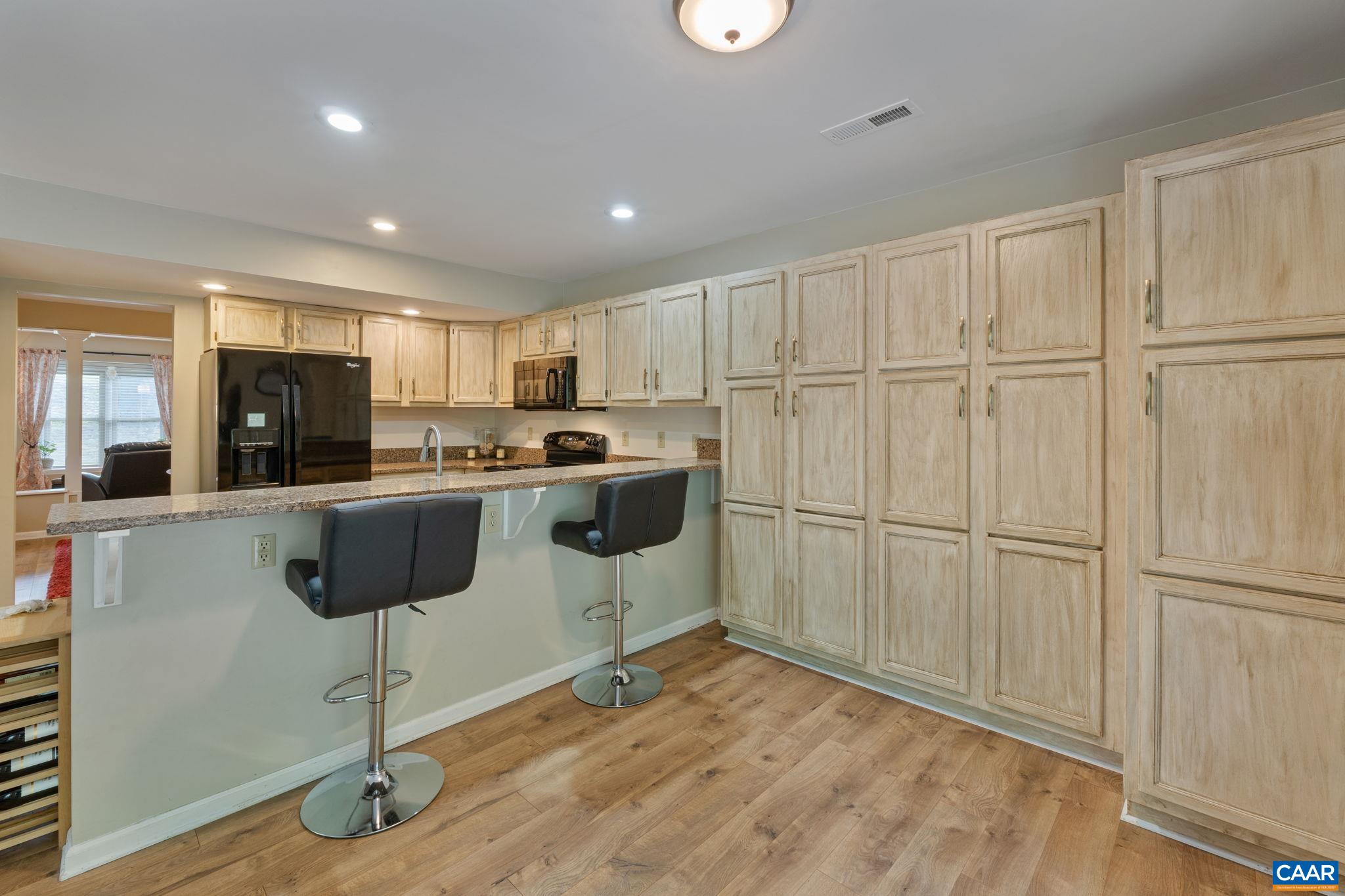 4817 GRASSY KNOLL LN