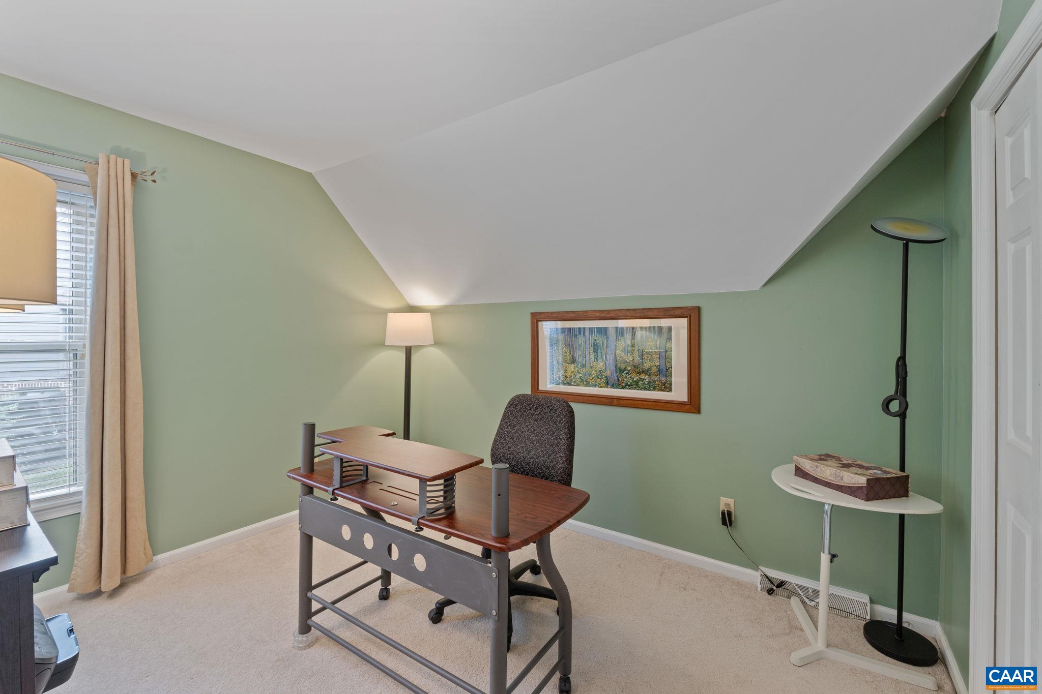 4817 GRASSY KNOLL LN
