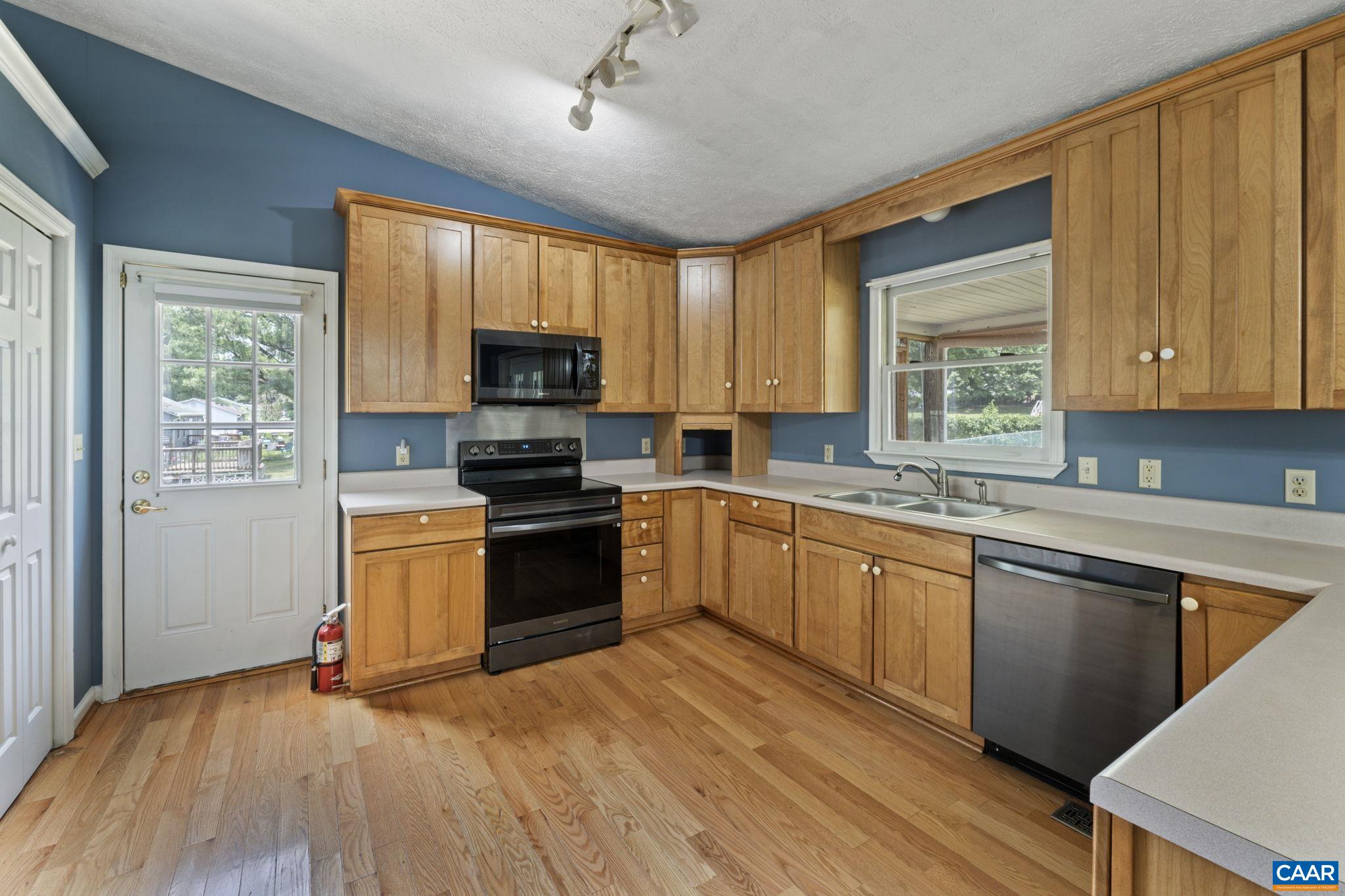 304 CORDELIA DR