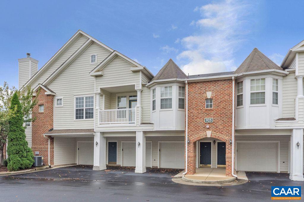 810 BEVERLEY DR Unit: 104